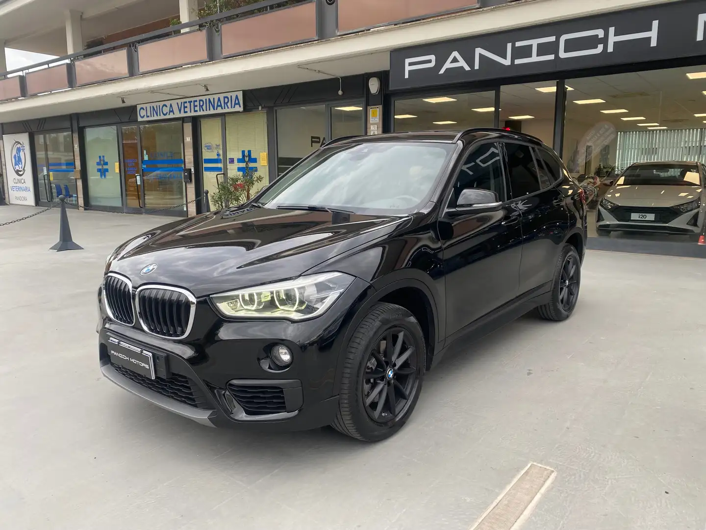 BMW X1 X1 sdrive18d Business auto Nero - 1
