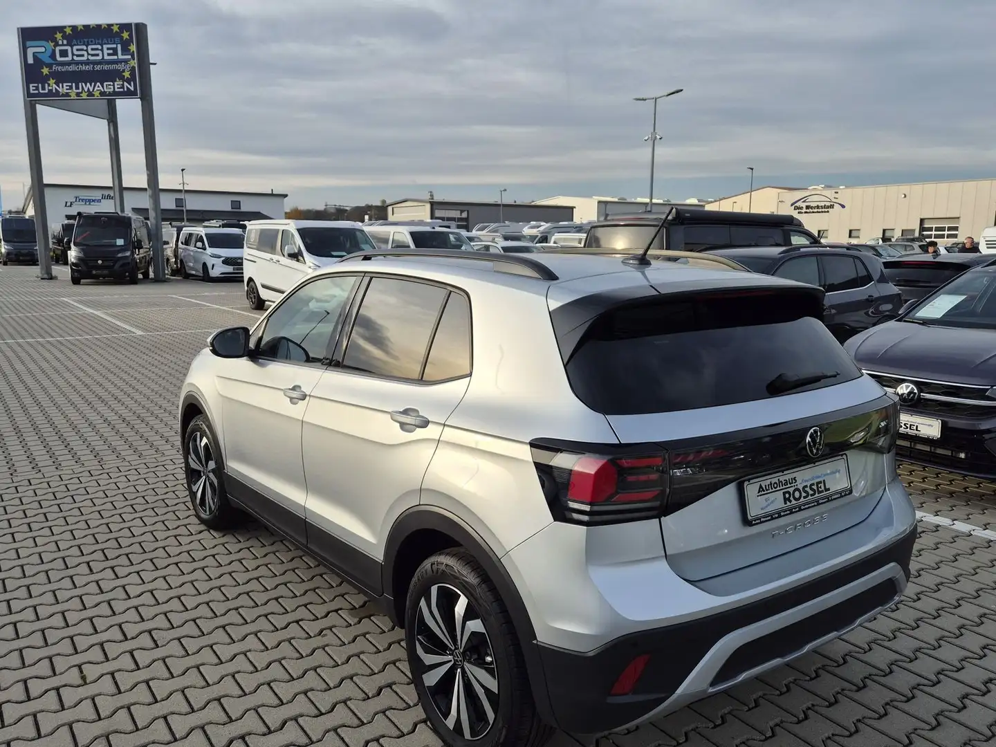 Volkswagen T-Cross 1.0 TSI Edition 4All LED 17"Alu Tempomat Silber - 2