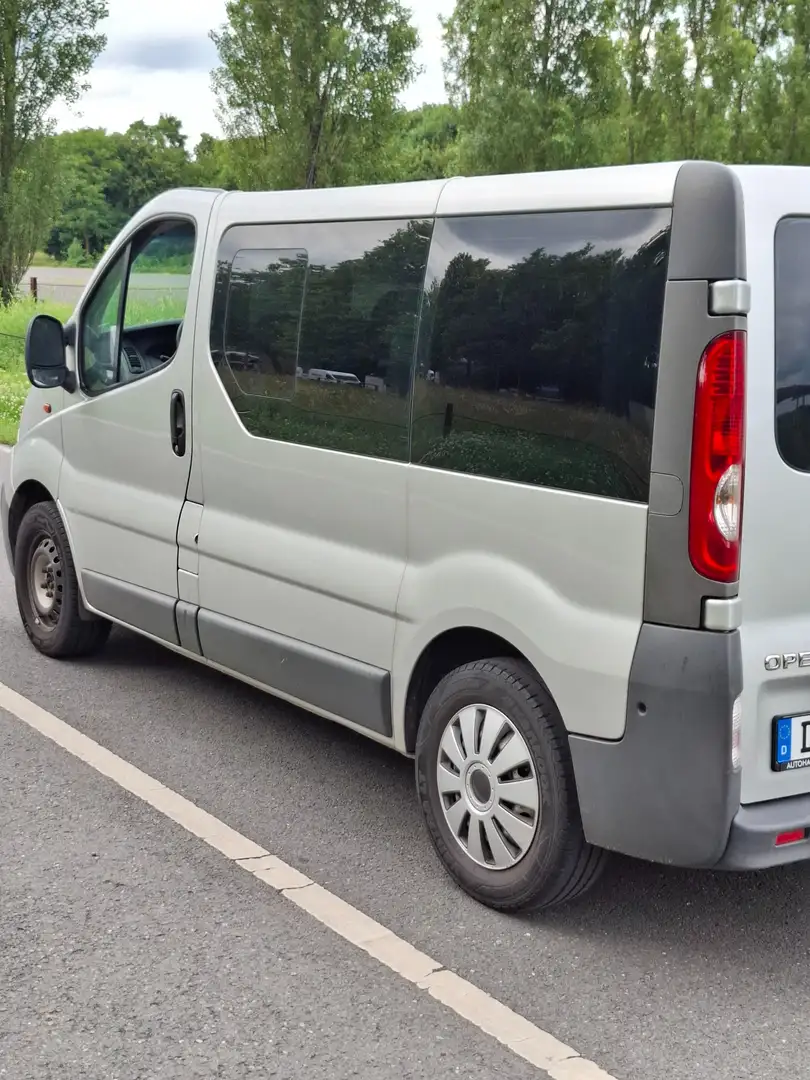Opel Vivaro Vivaro 2.5 CDTI L1H1 Life Silber - 1