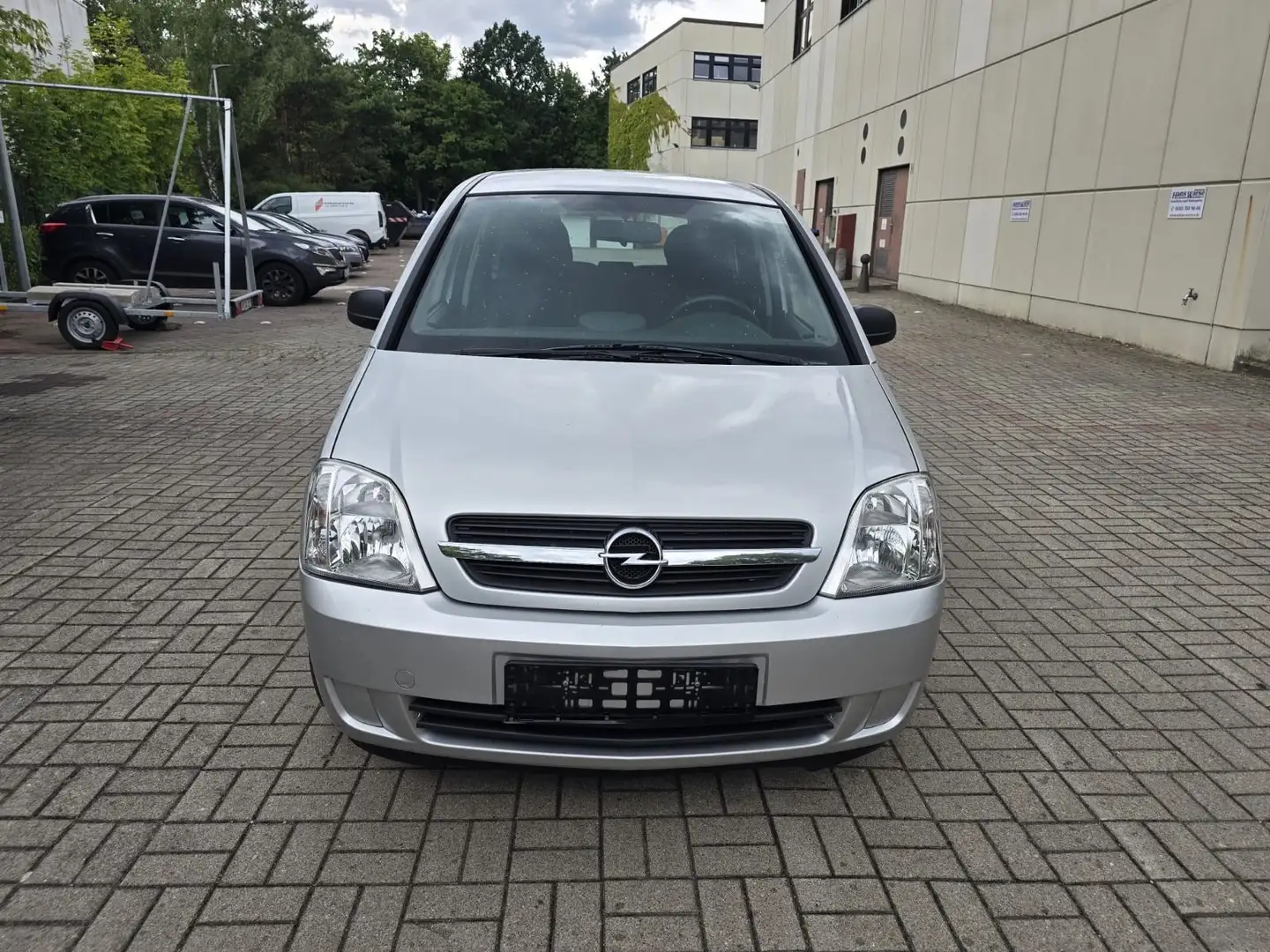 Opel Meriva 1.6 Enjoy Silber - 2