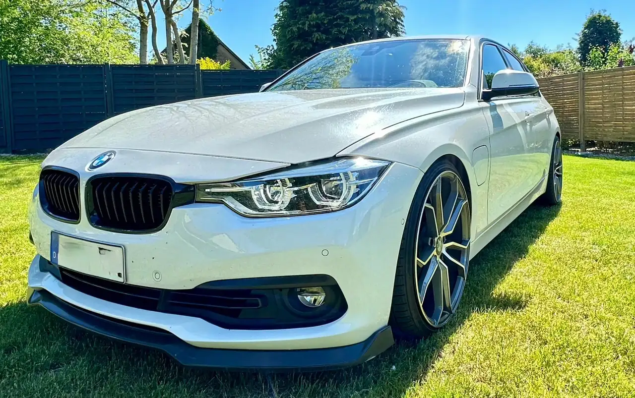 BMW 330