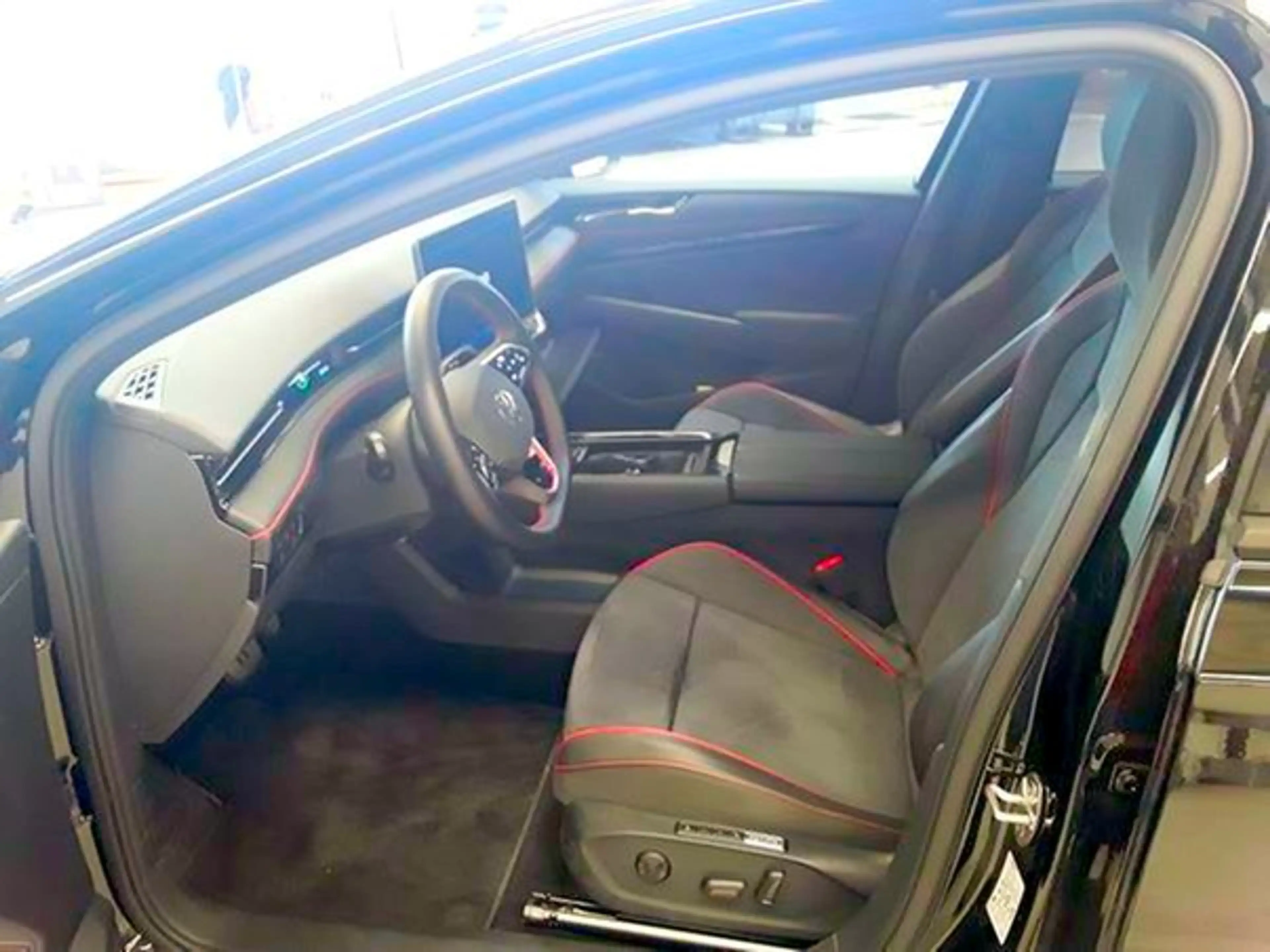 Volkswagen ID.7 GTX 4M LM20 WÄRMEPUMPE PANO AHK — photo 3