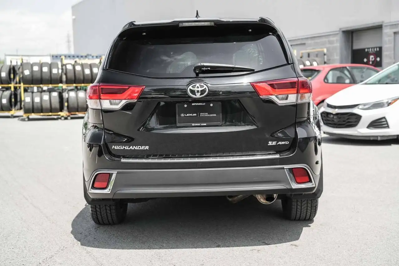 Toyota Highlander снимка Toyota Highlander