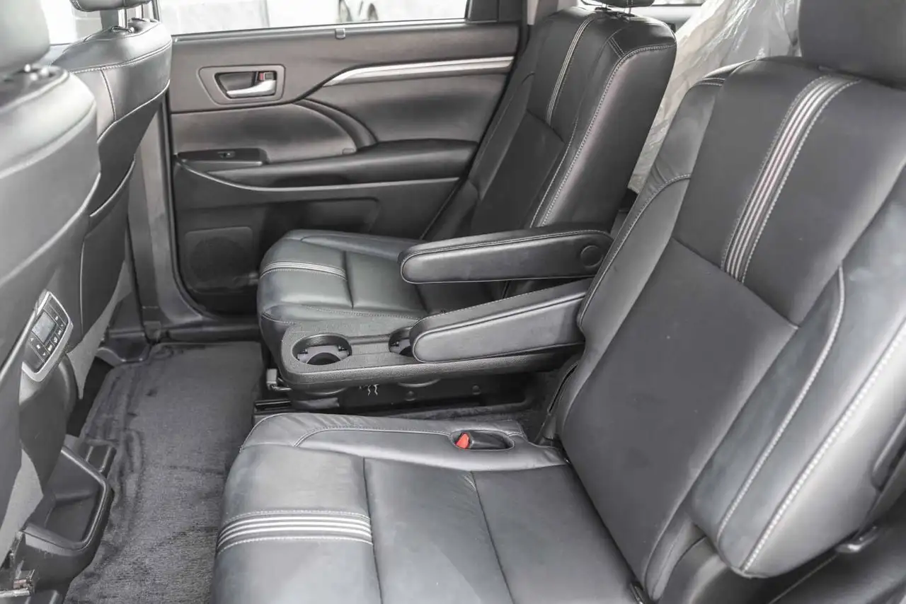 Toyota Highlander снимка Toyota Highlander