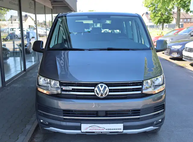 Volkswagen Multivan view 3