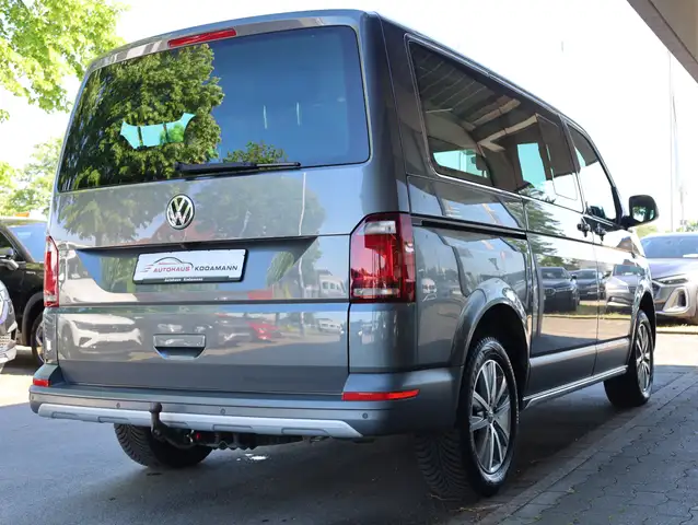 Volkswagen Multivan view 11