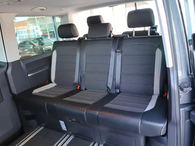 Volkswagen Multivan view 14