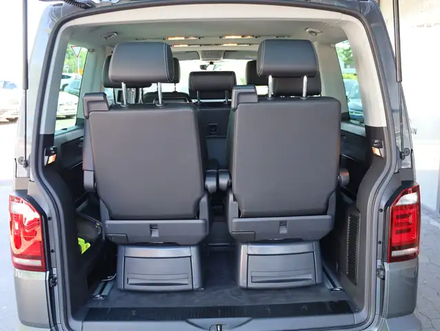 Volkswagen Multivan view 13