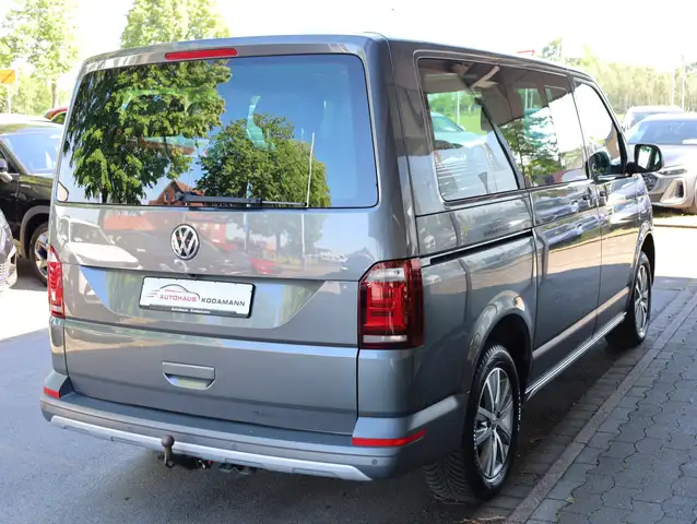 Volkswagen Multivan view 10