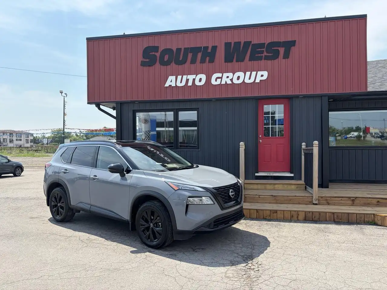 2023 Nissan Rogue SV — photo 1