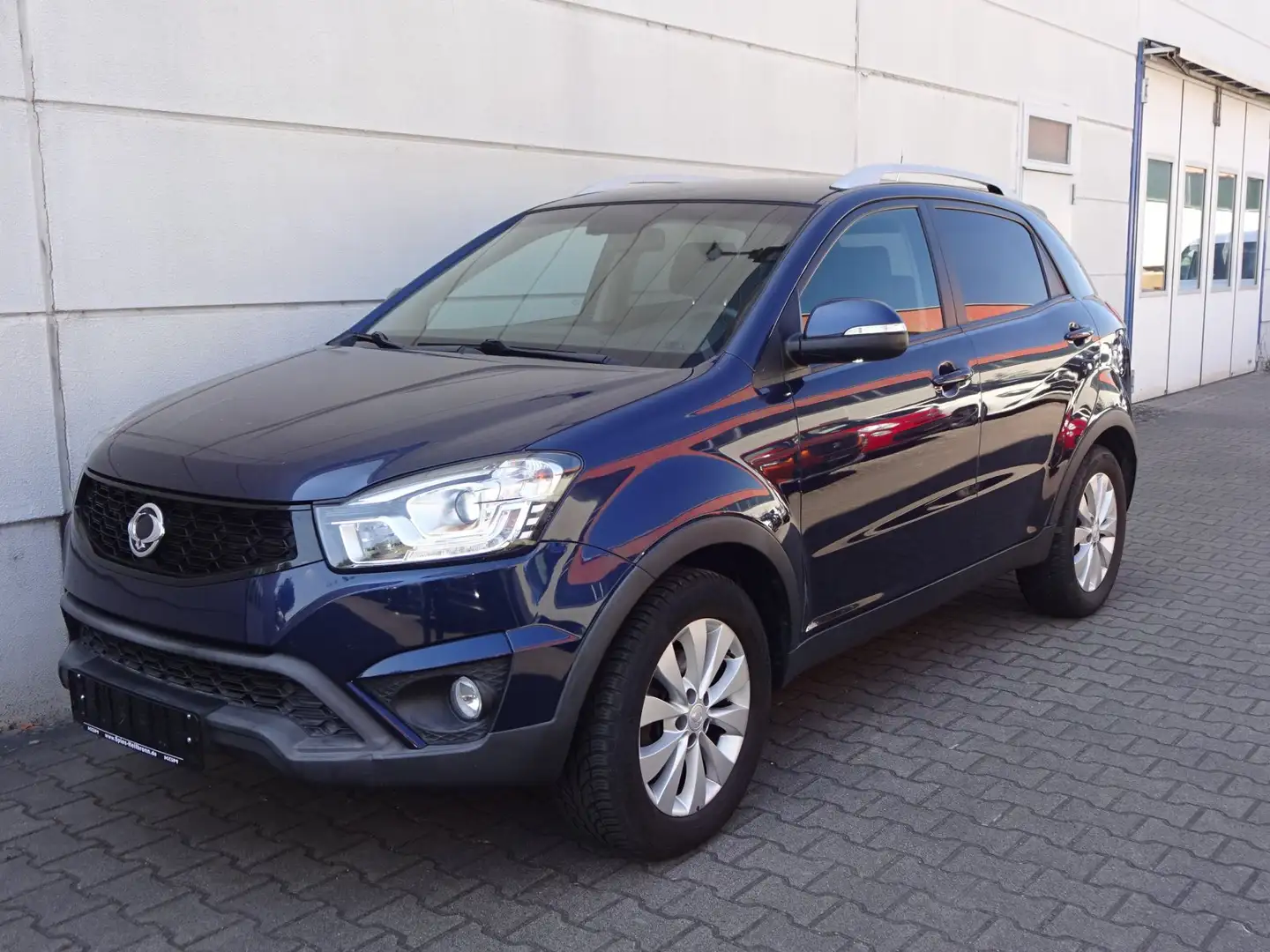 SsangYong Korando 2.2 E-XDI  Quartz AT 2WD RKam Nav Shz AHK Blau - 2