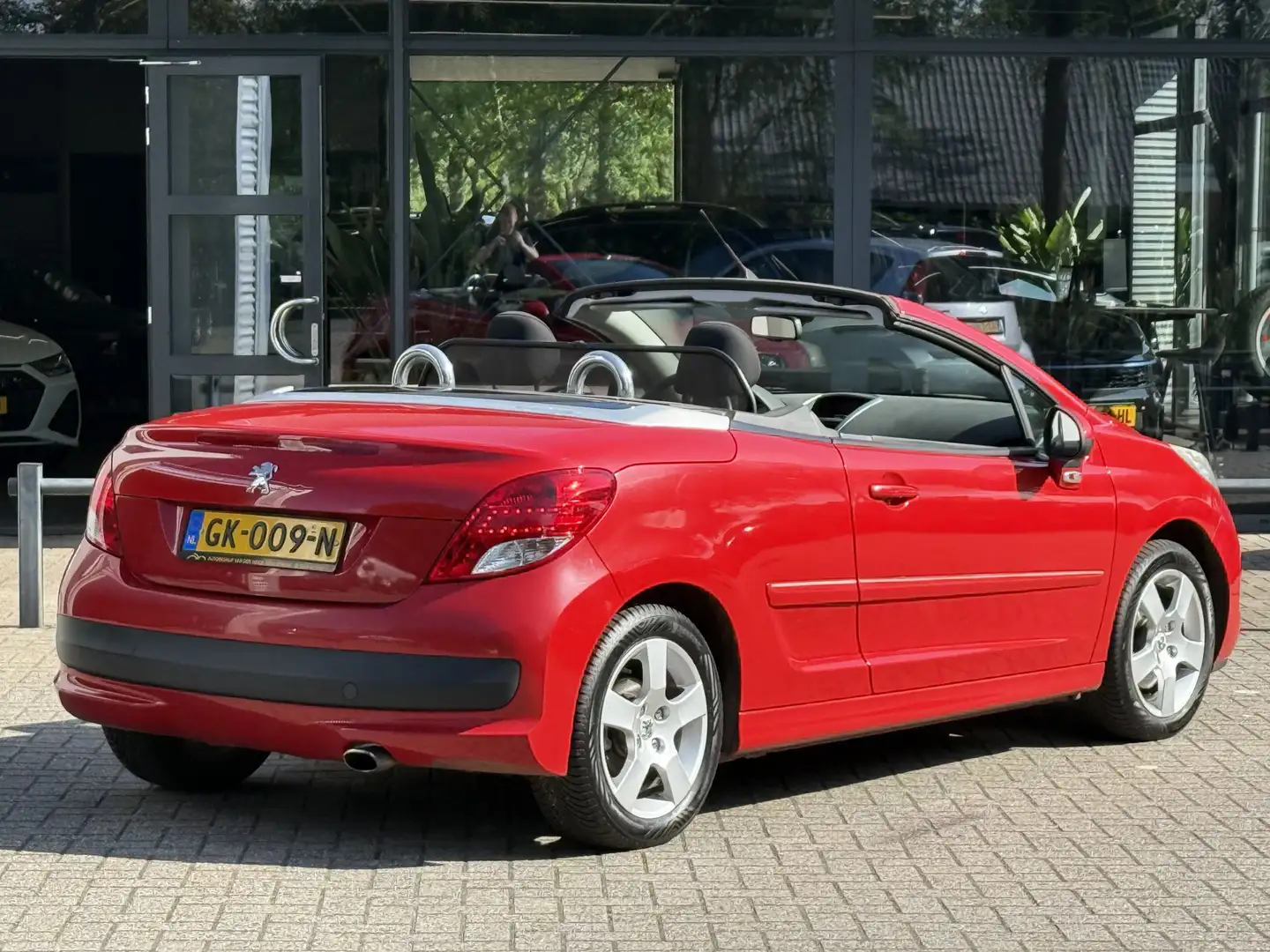Peugeot 207 CC 1.6 VTi LPG EERST LEZEN AUB Cabrio Rood - 2