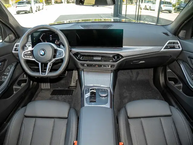 BMW 3 Series view 5