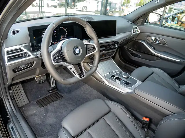 BMW 3 Series view 3