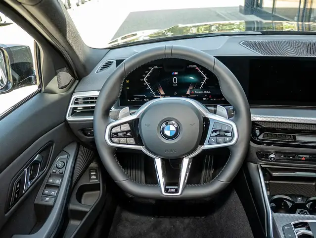 BMW 3 Series view 9
