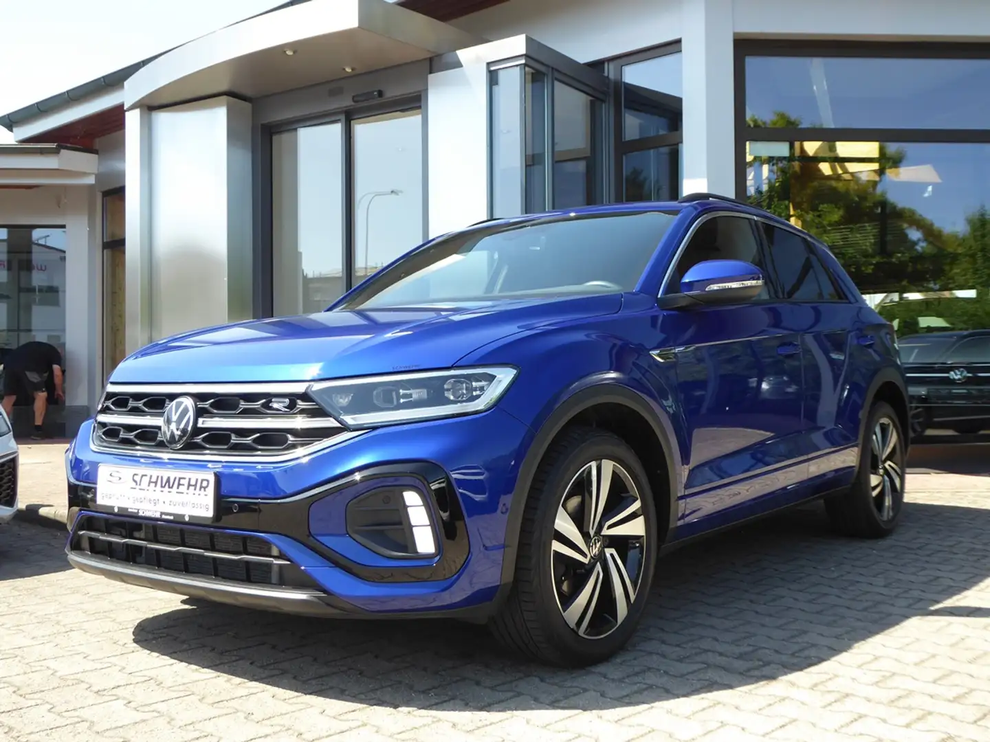 Volkswagen T-Roc R-Line 1.5 TSI R-Line *IQ. LIGHT* Blauw - 2