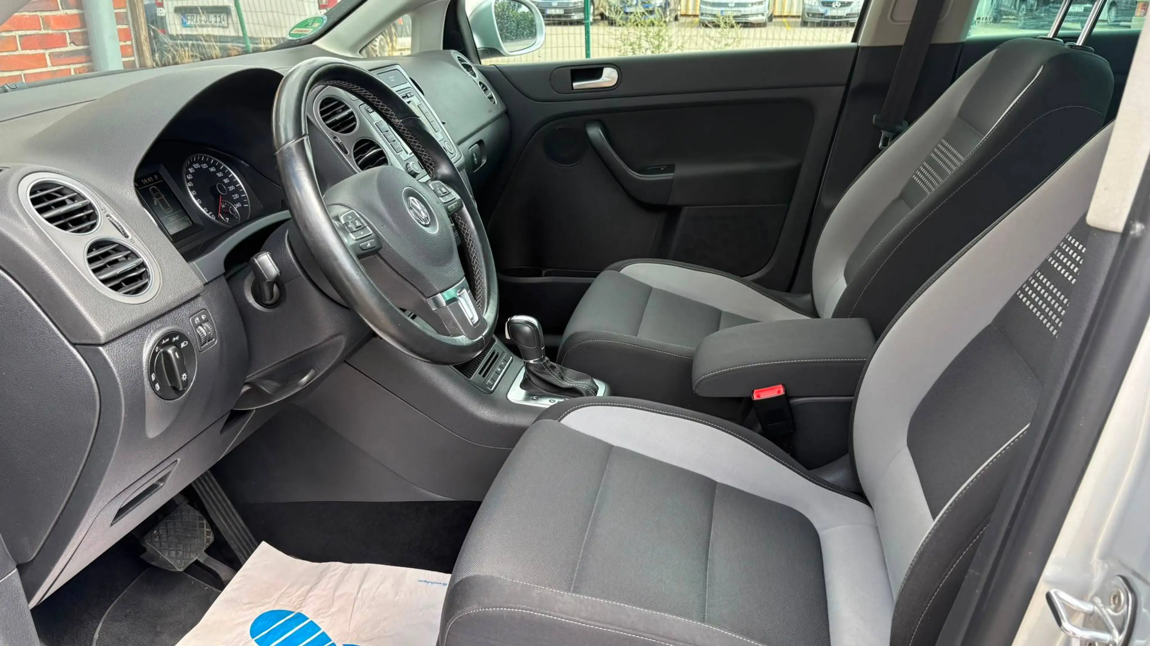 Volkswagen Golf Plus Life 1.2*Automatik*Scheckheft*2.Hand*Scheckheft*Finanzierung* — photo 9