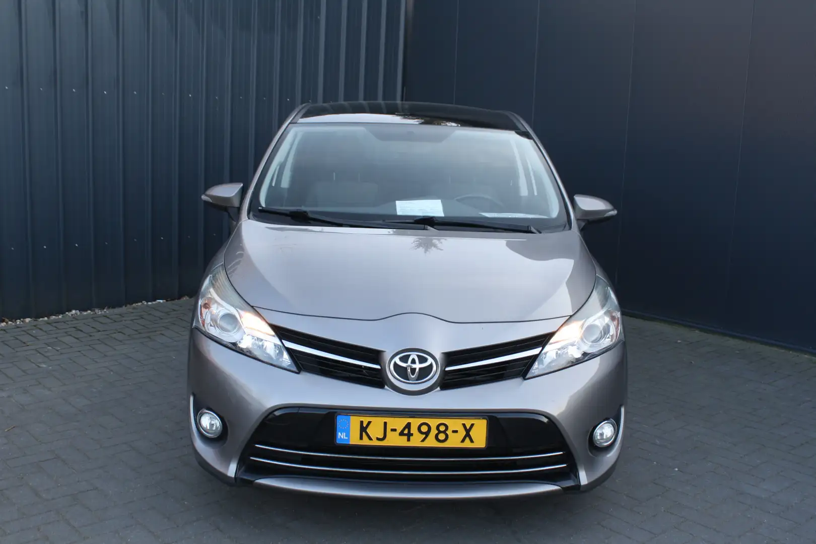 Toyota Verso 1.6 D-4D Aspiration NAVIGATIE - PANORAMADAK - 7-PE Barna - 2