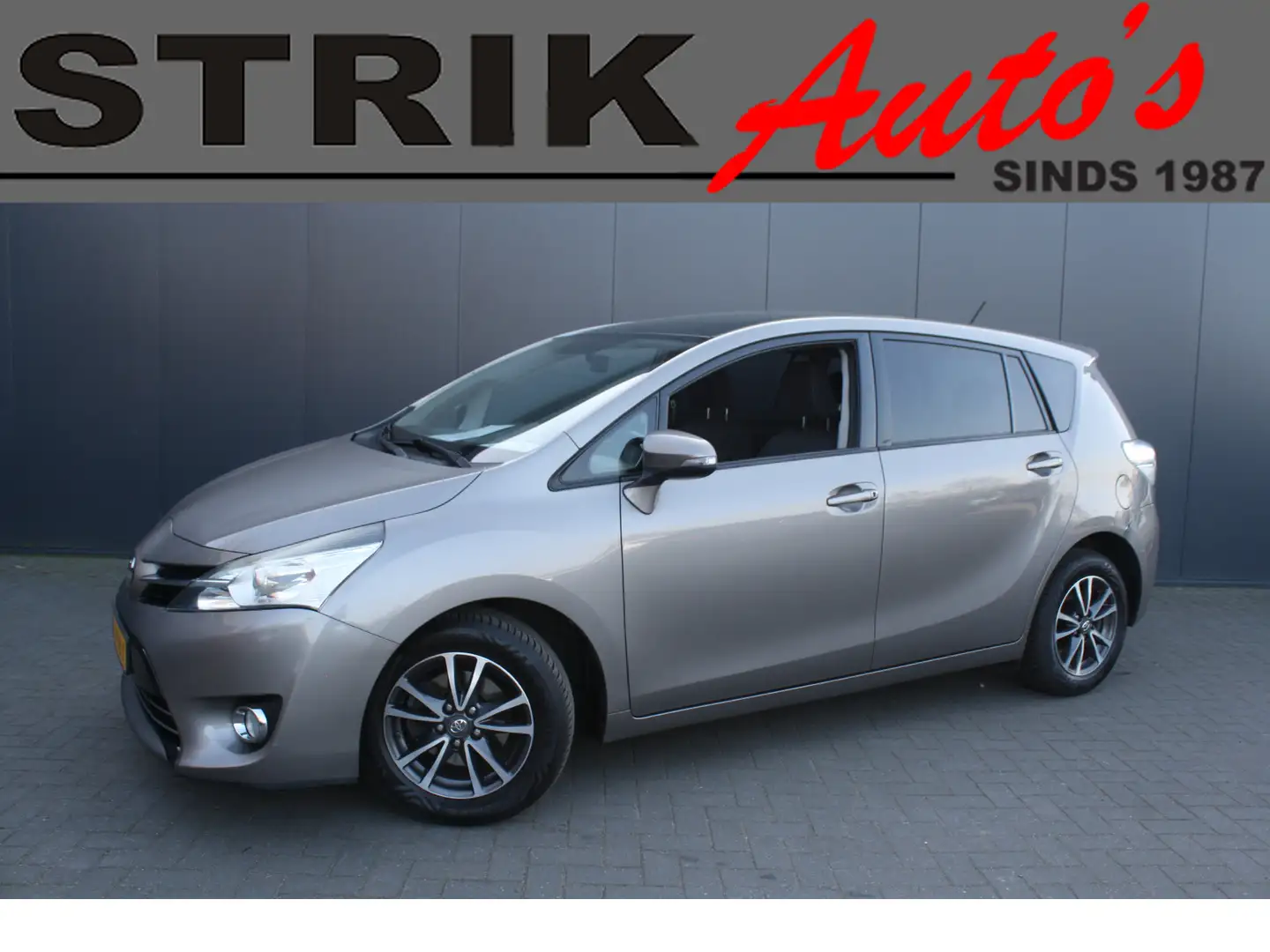 Toyota Verso 1.6 D-4D Aspiration NAVIGATIE - PANORAMADAK - 7-PE Barna - 1