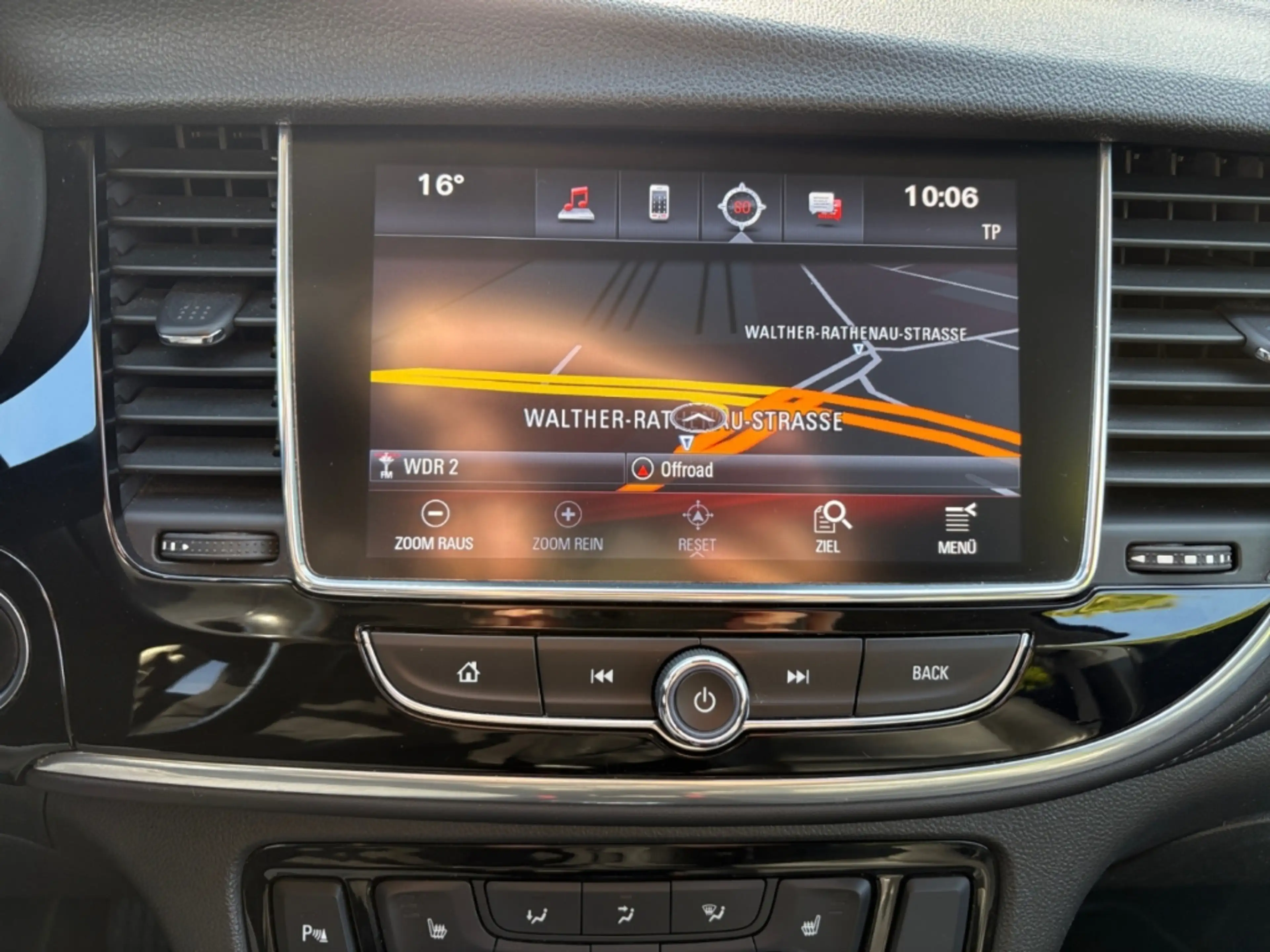 Opel Mokka X 1.6 D Ultimate Automatik *AHK*Leder*CAM* — photo 15