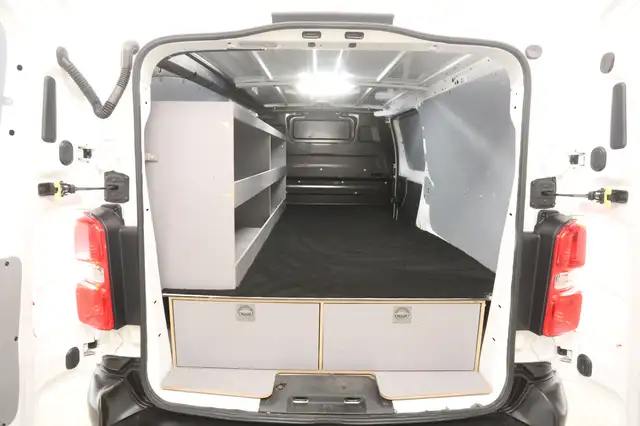Opel Vivaro view 3