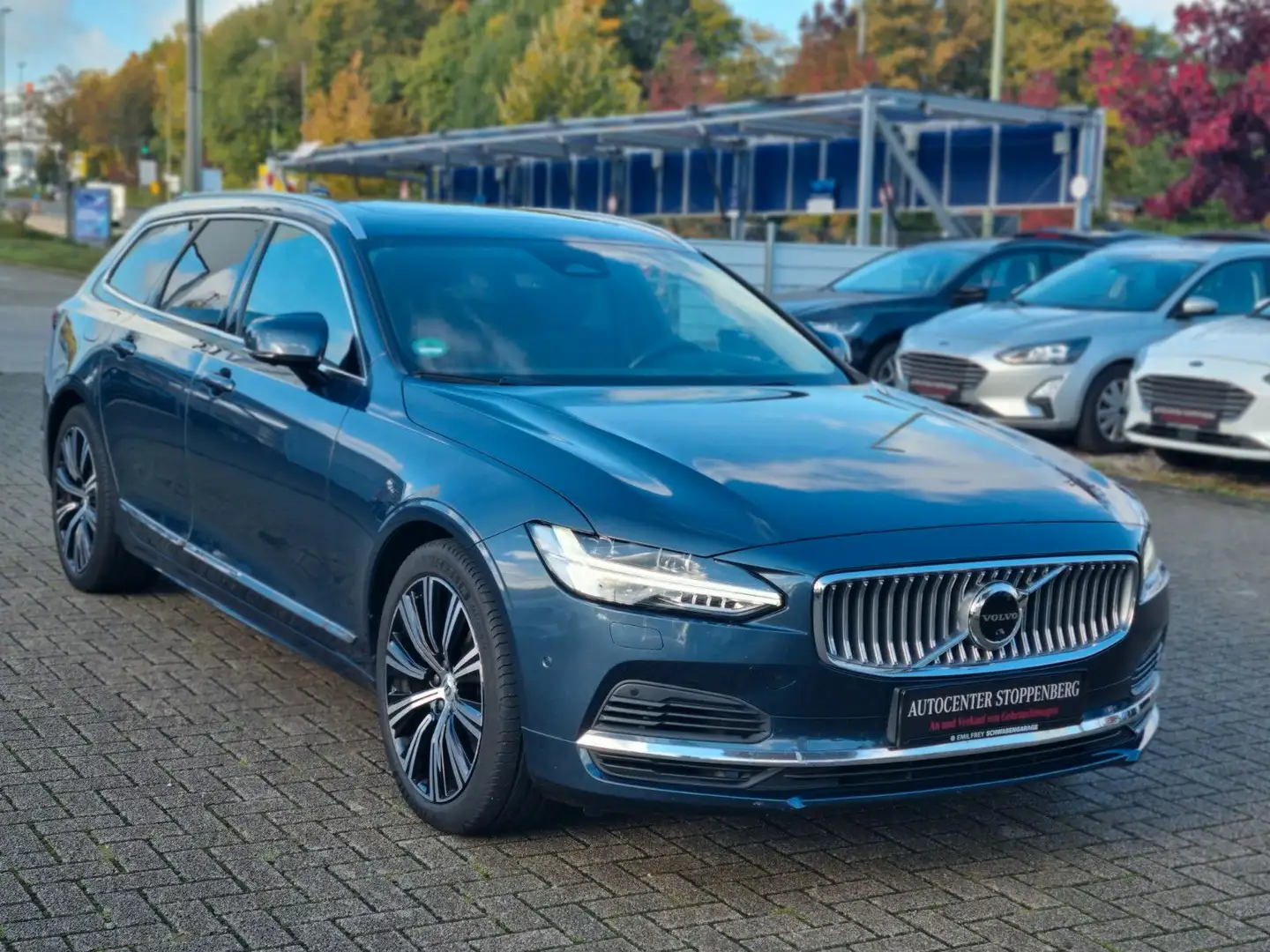Volvo V90 Kombi Inscription/Navi/Pano/AHK/Kamera360° Blau - 2