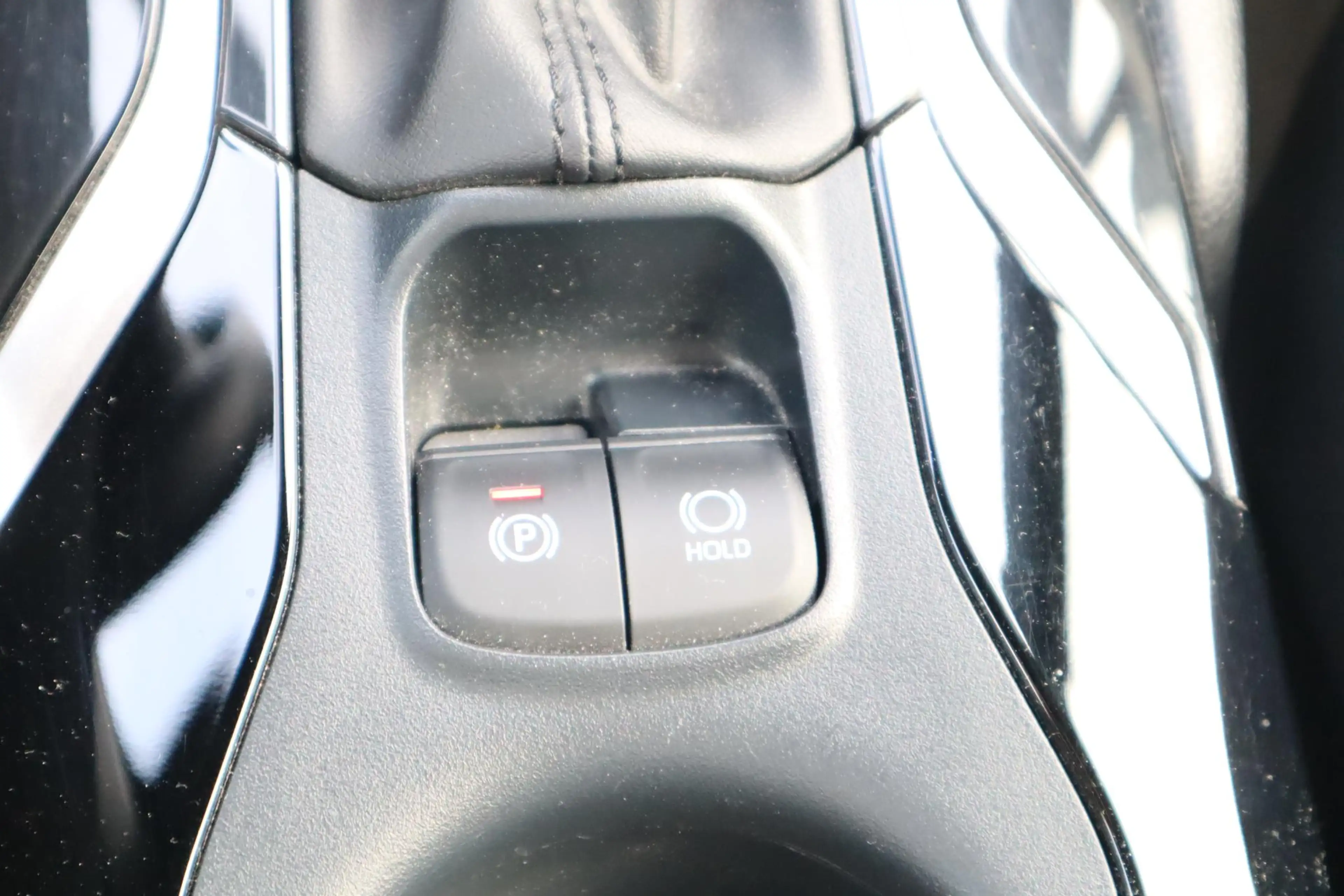 Toyota Corolla Cross 2.0 HYBRID FIRST EDITION NL-AUTO AFN-TREKHAAK BLIN — photo 33