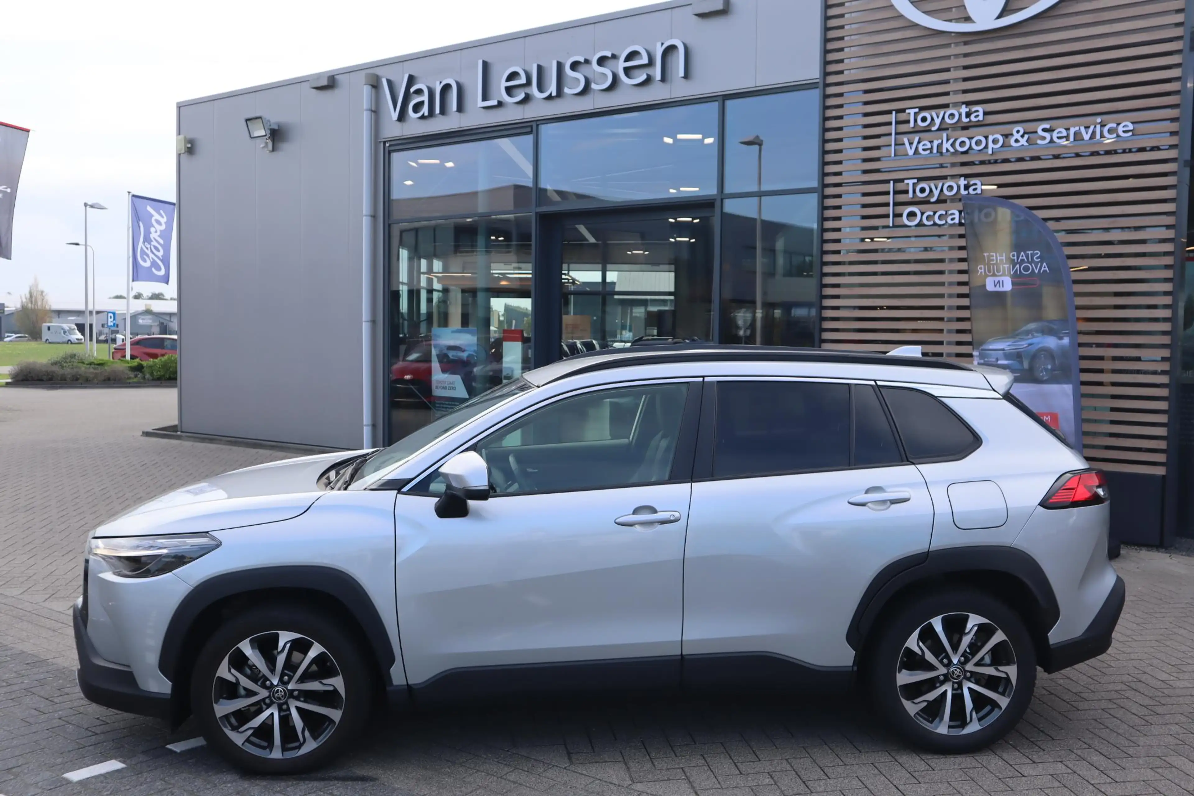 Toyota Corolla Cross 2.0 HYBRID FIRST EDITION NL-AUTO AFN-TREKHAAK BLIN — photo 2
