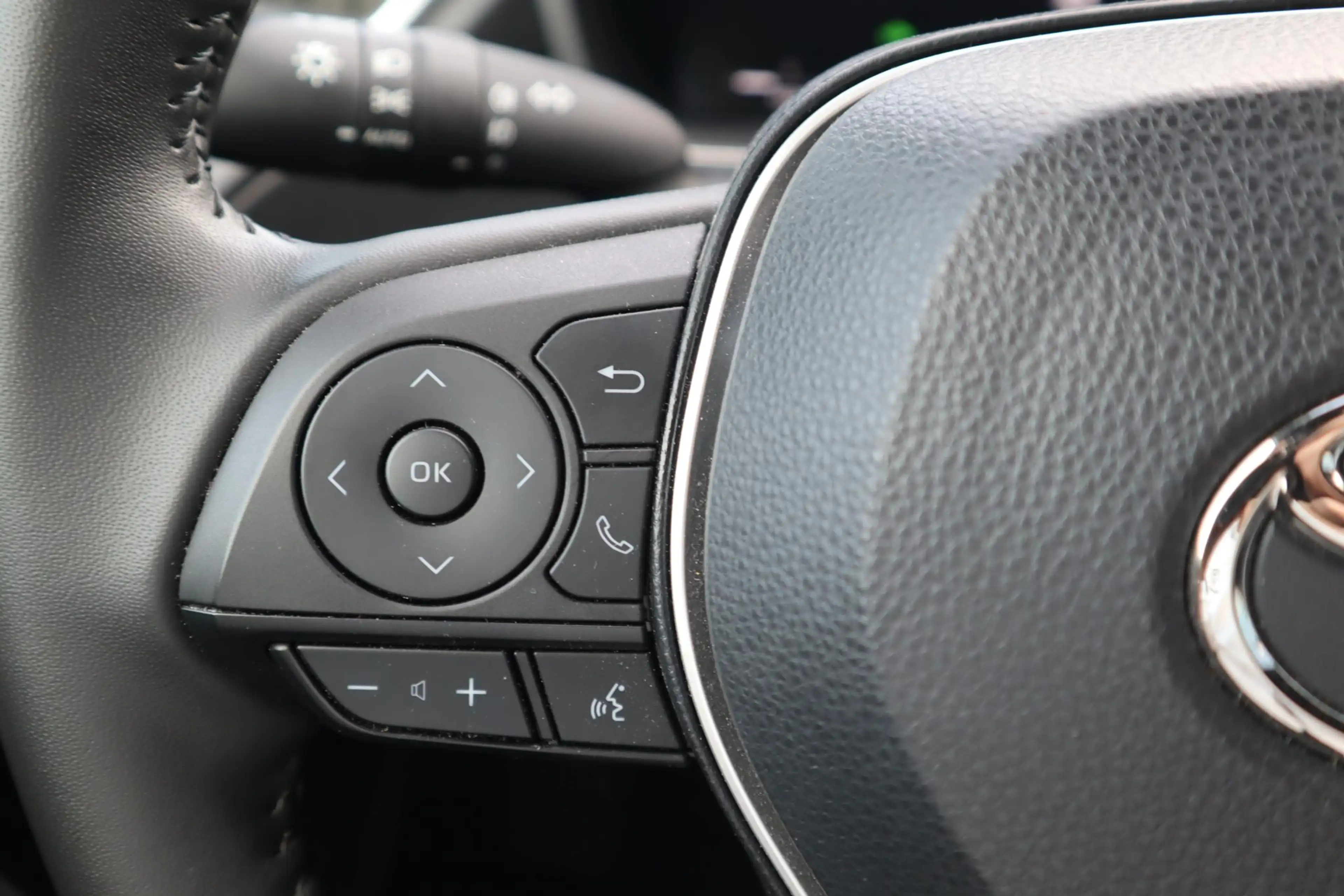 Toyota Corolla Cross 2.0 HYBRID FIRST EDITION NL-AUTO AFN-TREKHAAK BLIN — photo 26