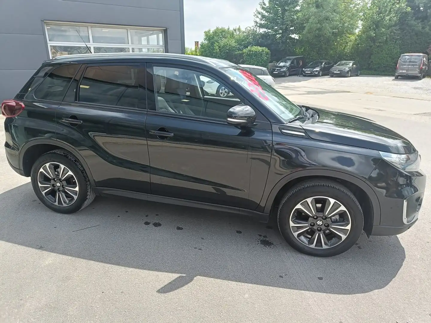Suzuki Vitara HEV 1.5i GLX Sunroof (Site de Wavre 010/81.83.57) Noir - 2