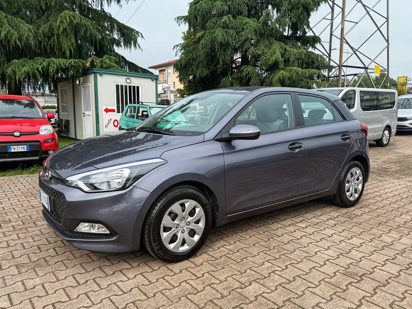 Hyundai i20 1.2 5 porte OK NEOPATENTATI Grigio - 1