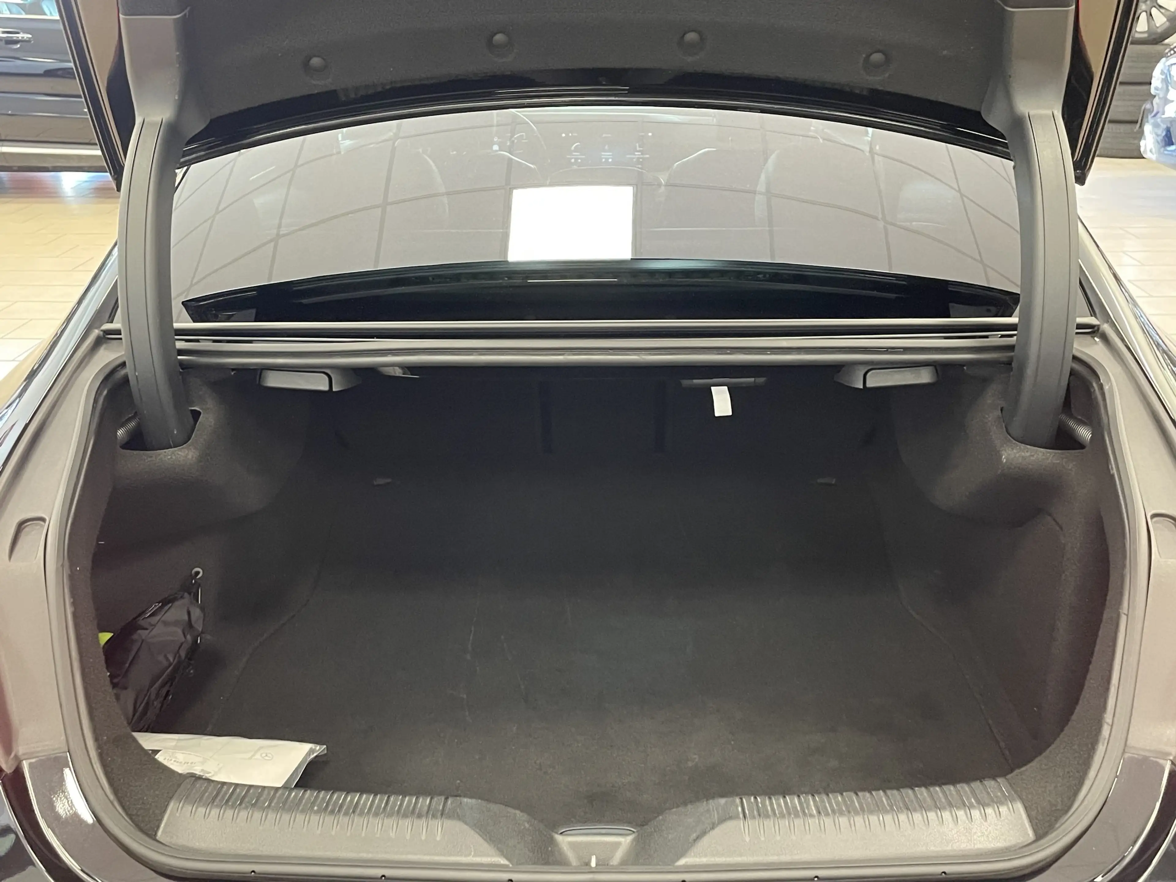 Mercedes-Benz CLS 220 AMG-Line*R-Cam*Ambiente*Leder*AHK*Navi* — photo 7