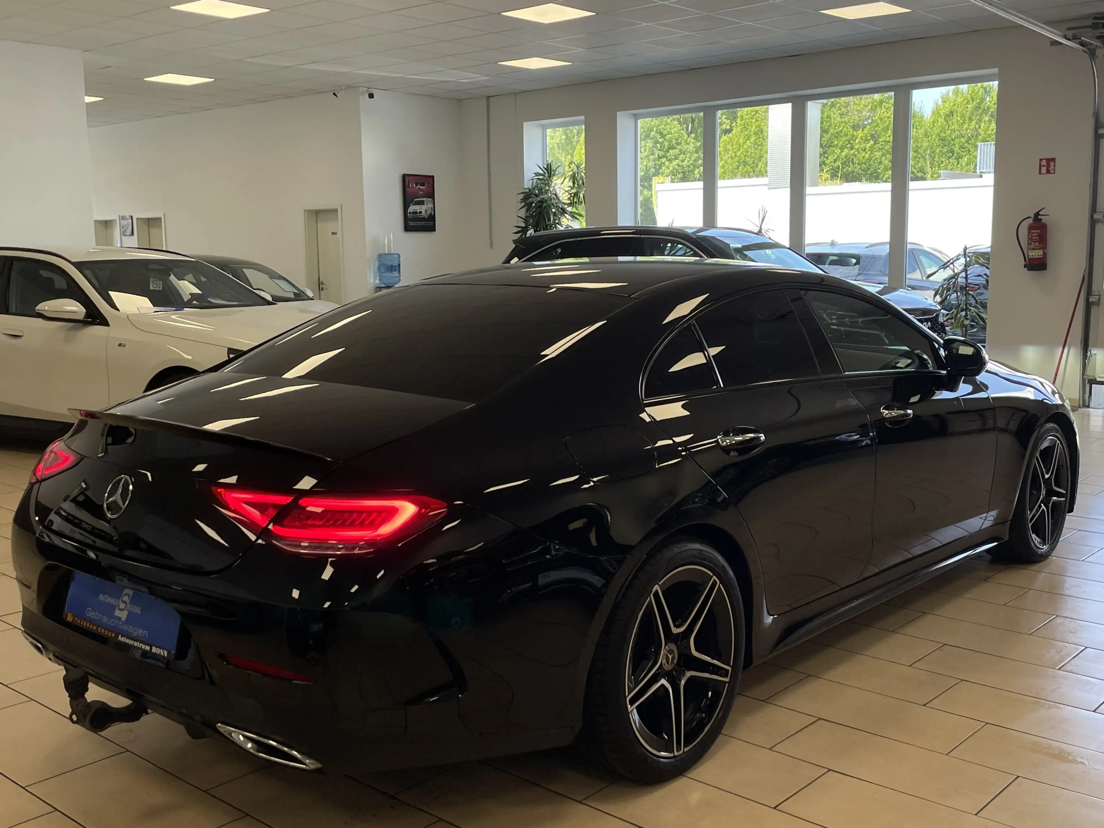Mercedes-Benz CLS 220 AMG-Line*R-Cam*Ambiente*Leder*AHK*Navi* — photo 5