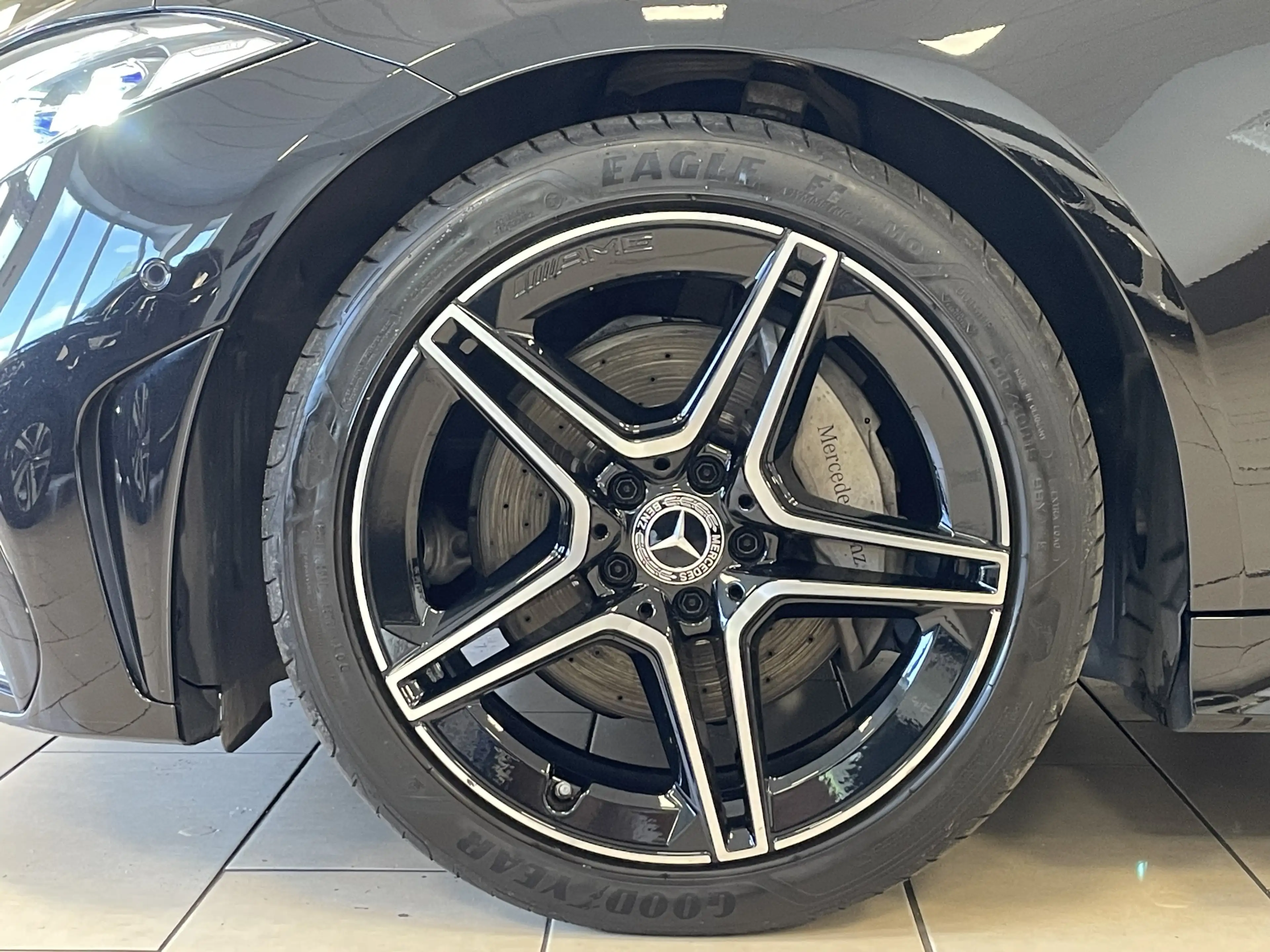 Mercedes-Benz CLS 220 AMG-Line*R-Cam*Ambiente*Leder*AHK*Navi* — photo 13
