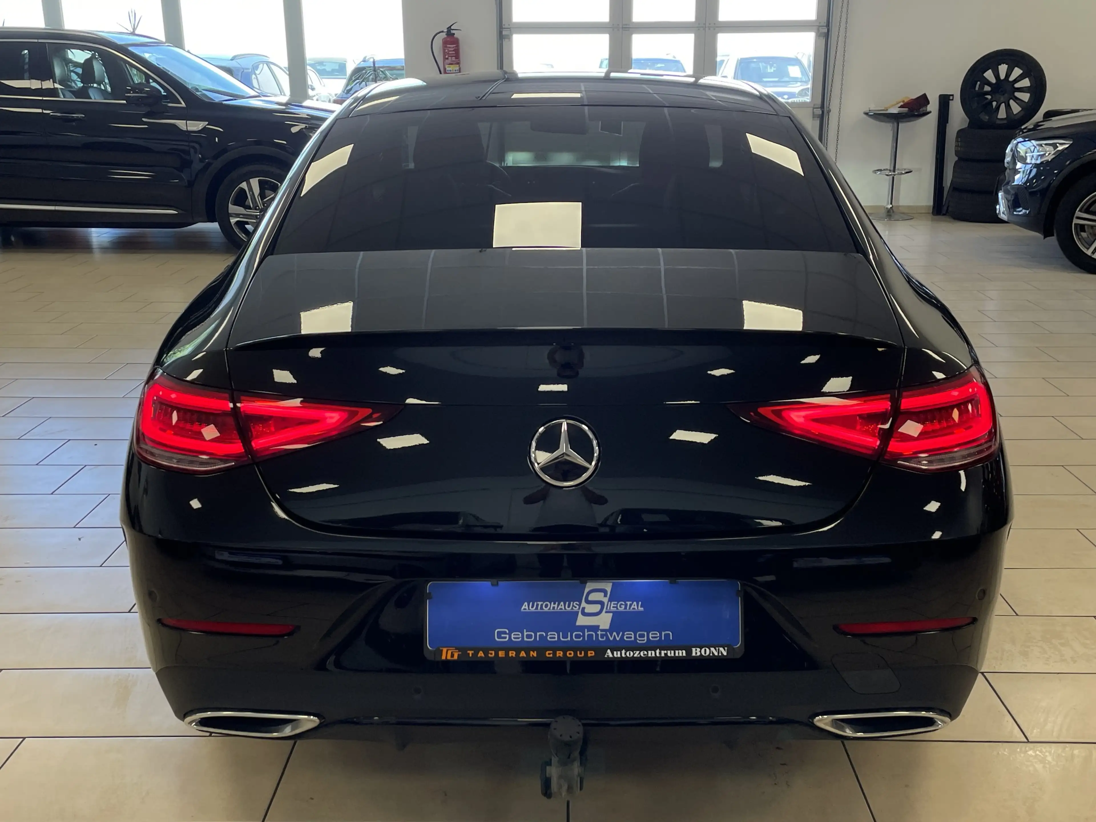 Mercedes-Benz CLS 220 AMG-Line*R-Cam*Ambiente*Leder*AHK*Navi* — photo 6