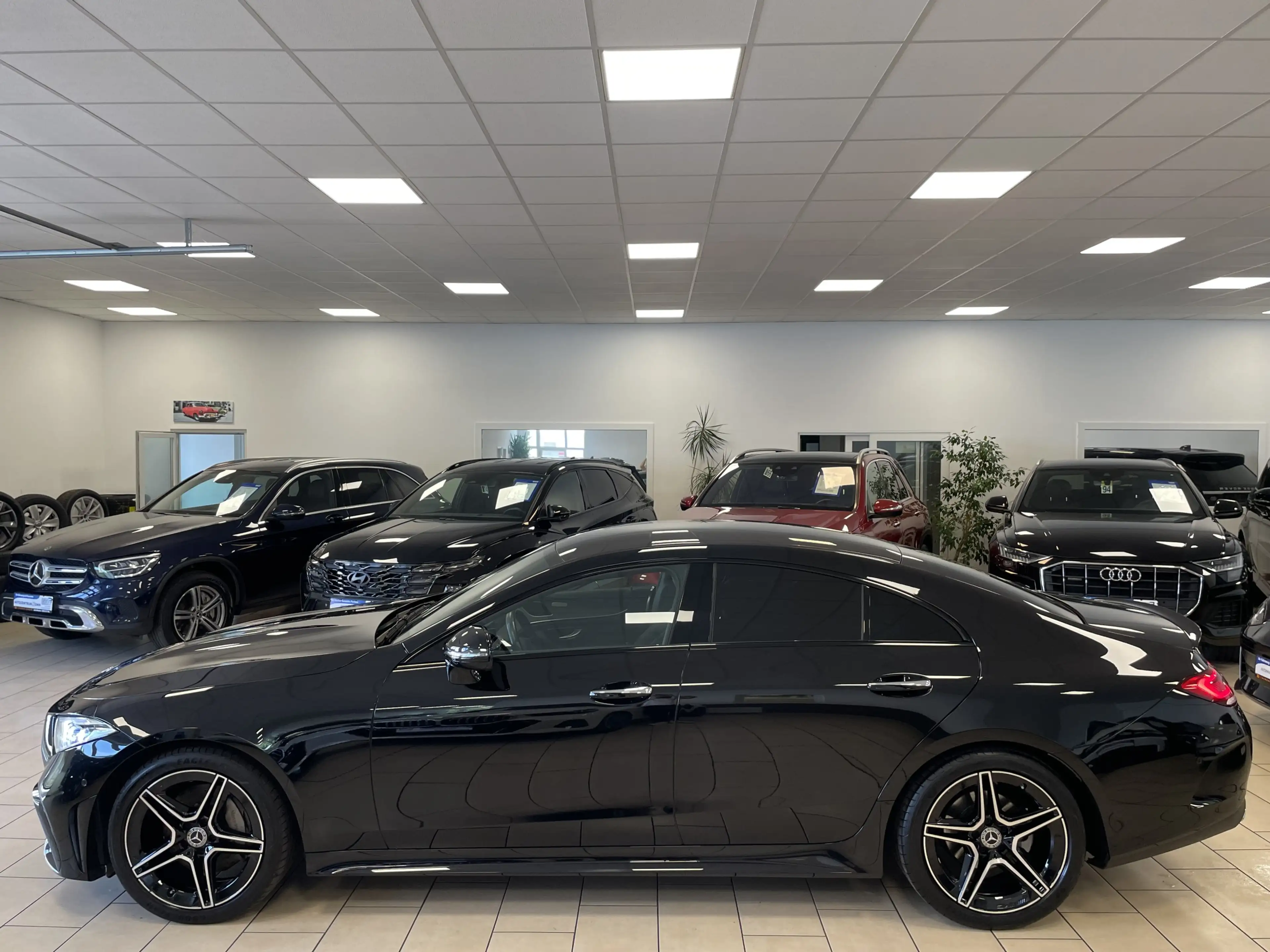 Mercedes-Benz CLS 220 AMG-Line*R-Cam*Ambiente*Leder*AHK*Navi* — photo 12