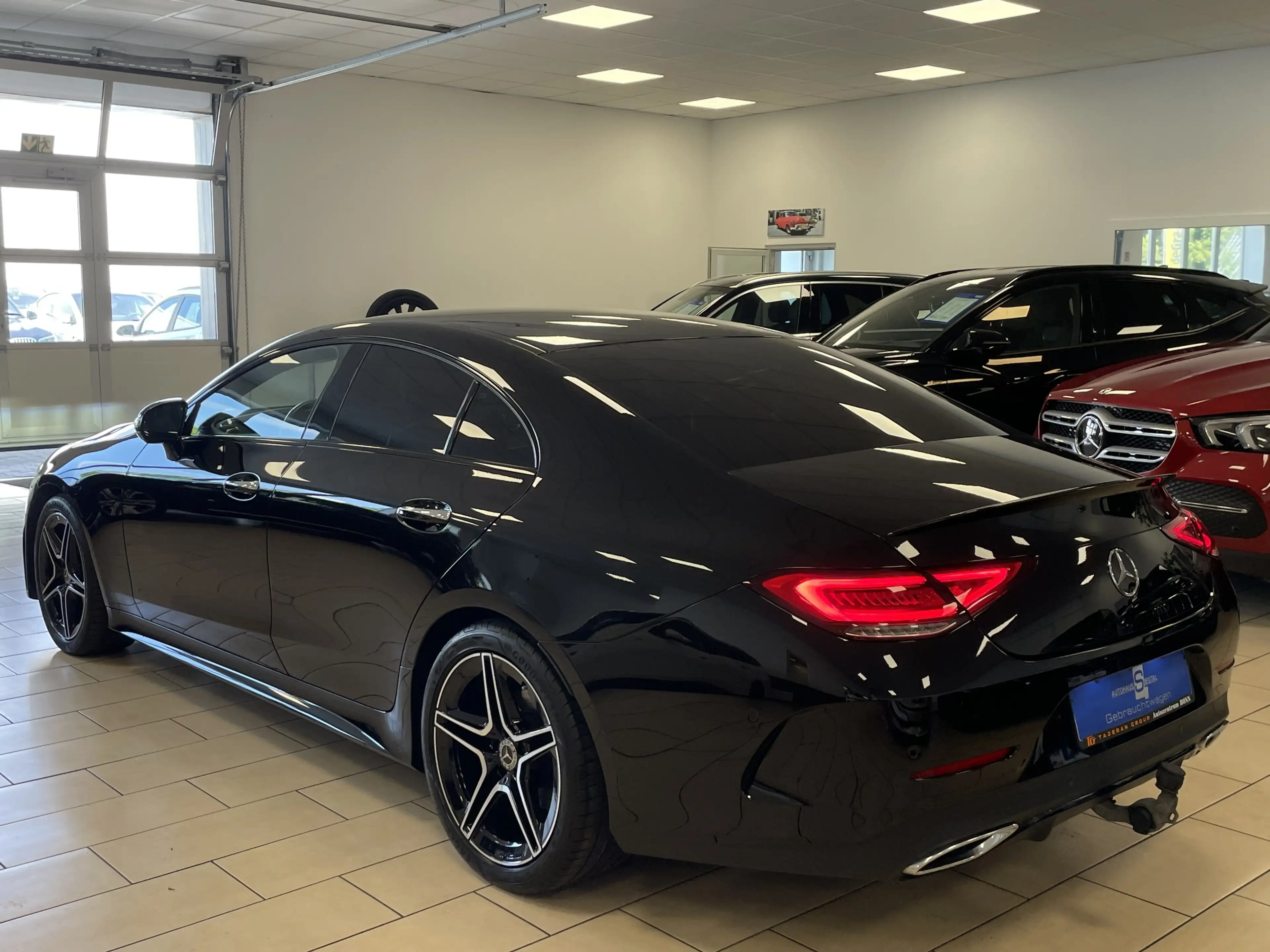 Mercedes-Benz CLS 220 AMG-Line*R-Cam*Ambiente*Leder*AHK*Navi* — photo 11