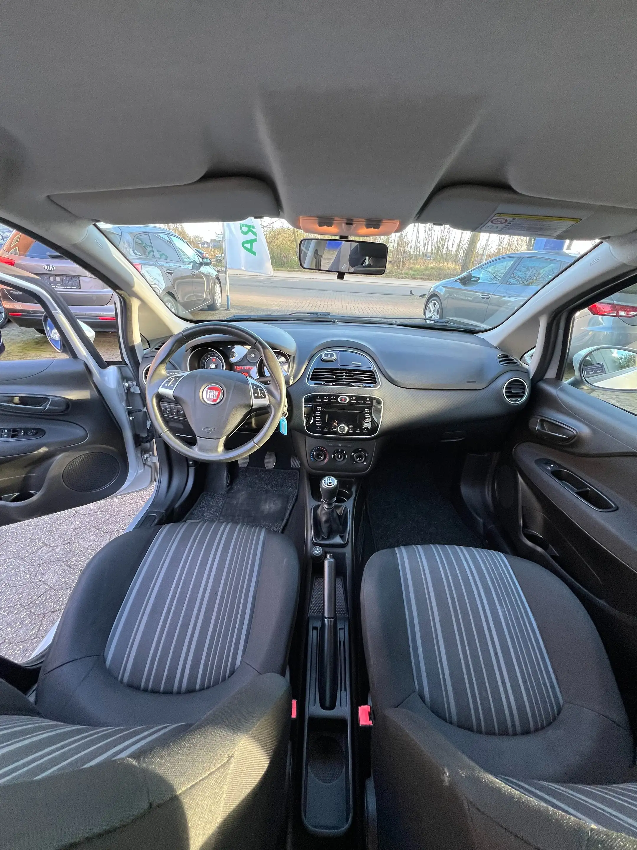 Fiat Punto TÜV & Inspektion NEU - wenig KM - Klimaanlage — photo 9