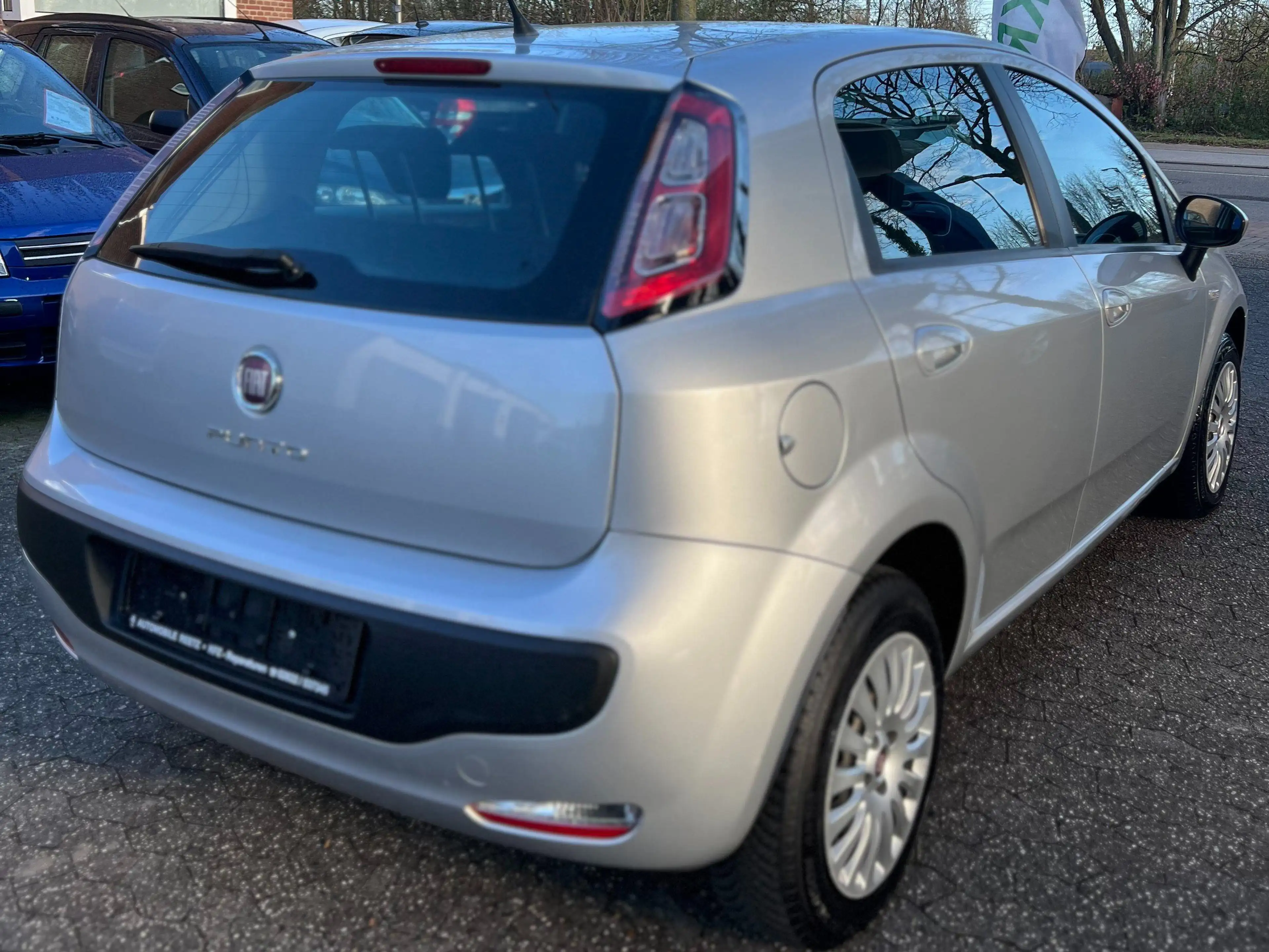 Fiat Punto TÜV & Inspektion NEU - wenig KM - Klimaanlage — photo 3