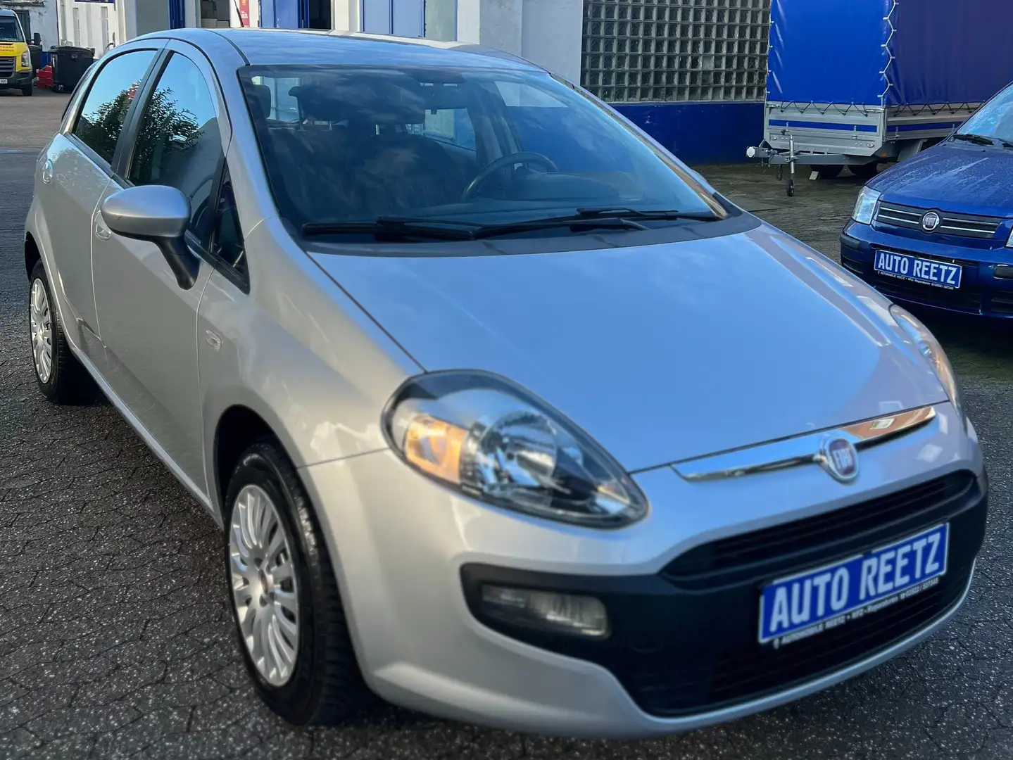 Fiat Punto TÜV & Inspektion NEU - wenig KM - Klimaanlage Silber - 2