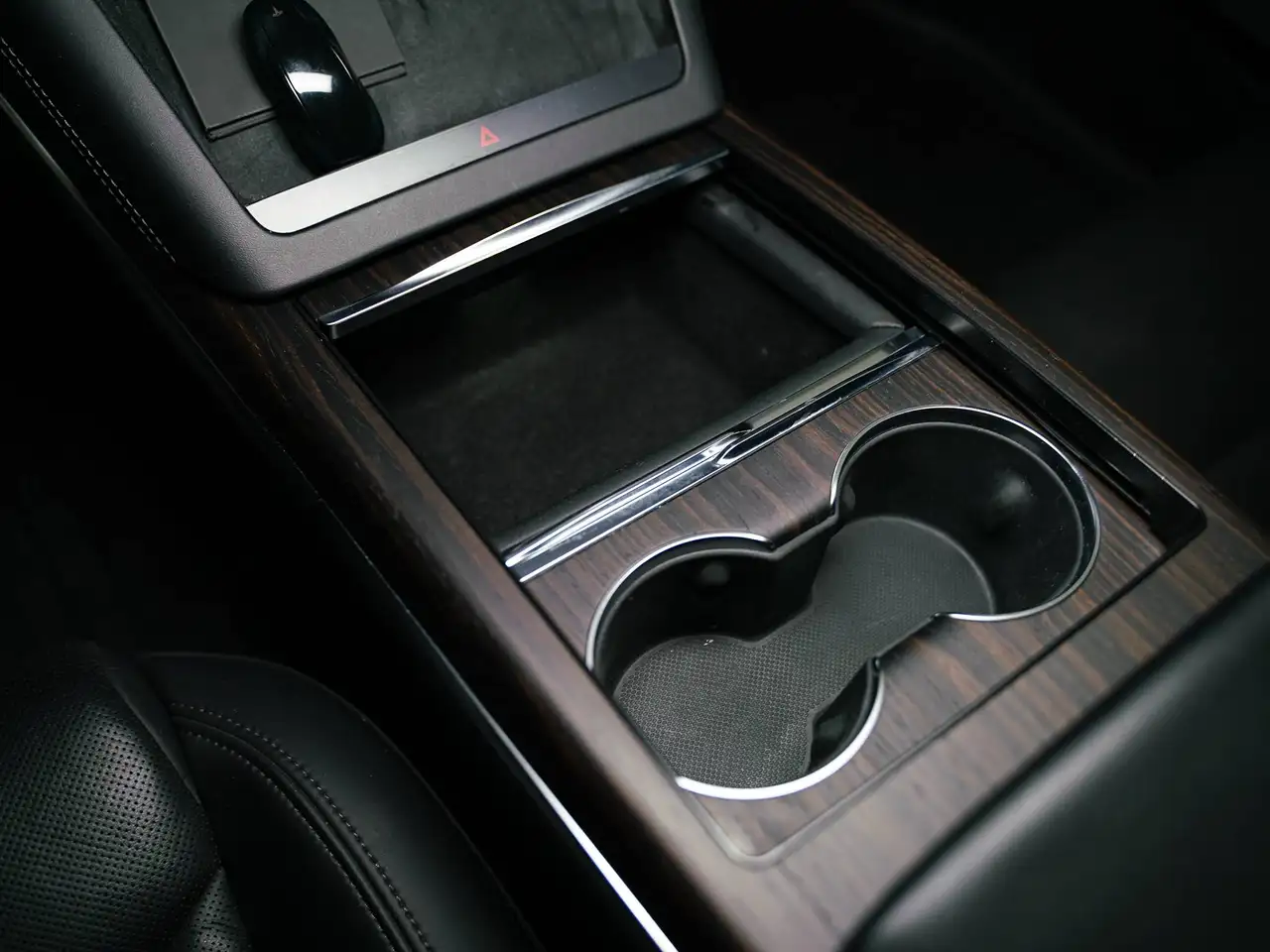 Tesla Model S снимка Tesla Model S
