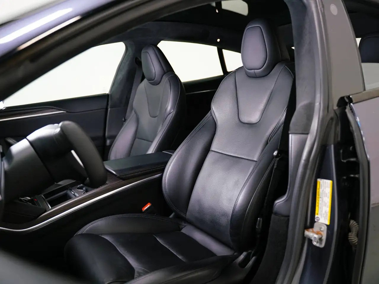 Tesla Model S снимка Tesla Model S