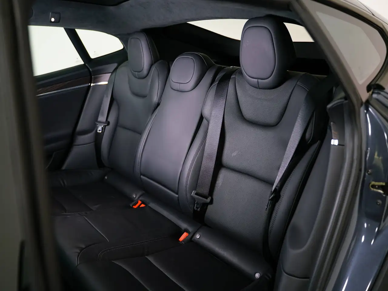 Tesla Model S снимка Tesla Model S