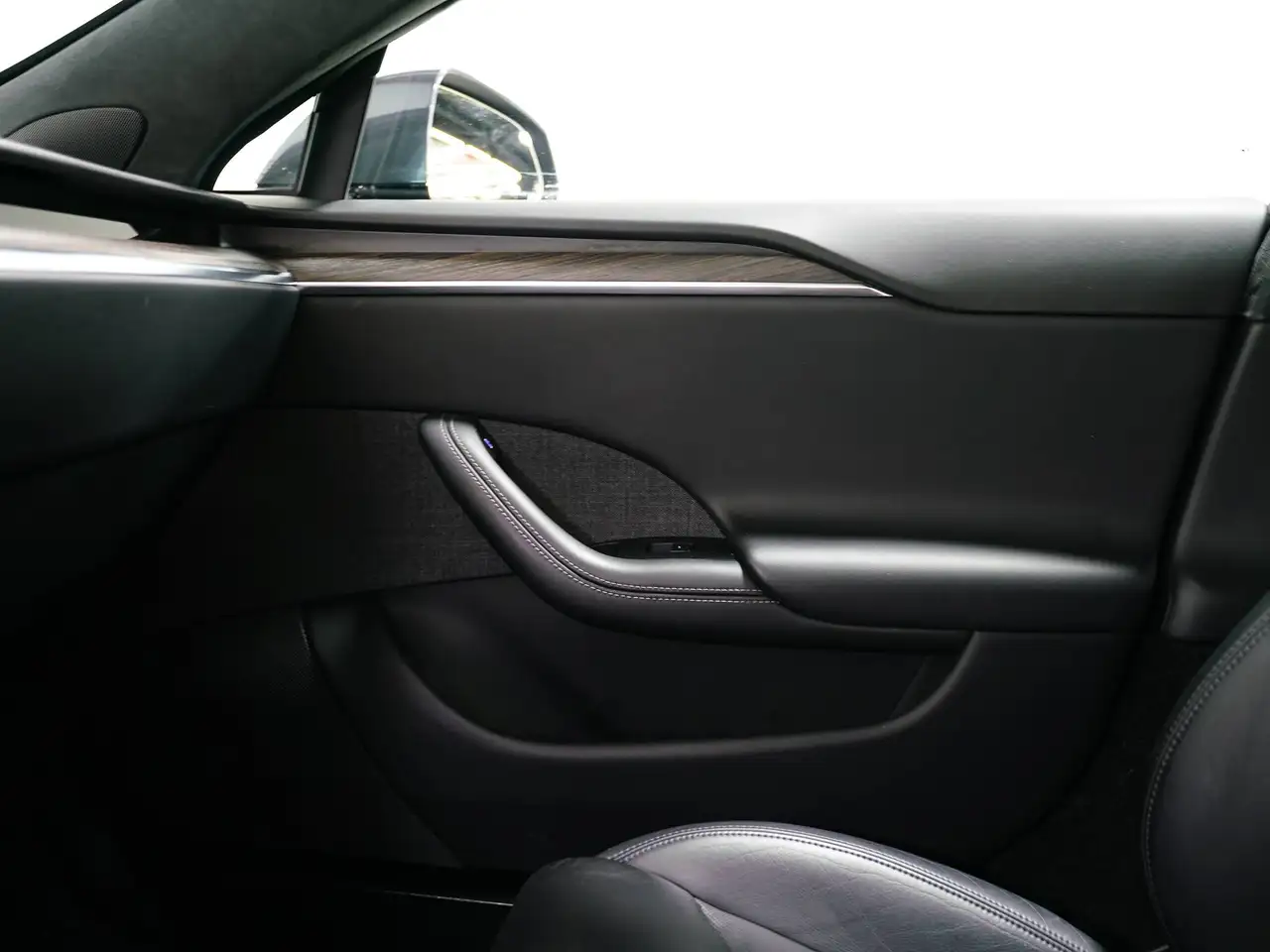 Tesla Model S снимка Tesla Model S