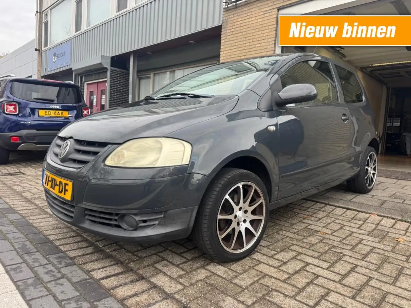 Volkswagen Fox 1.2 Trendline 3drs rijdt goed uitlaat hoorbaar NAP Grau - 1