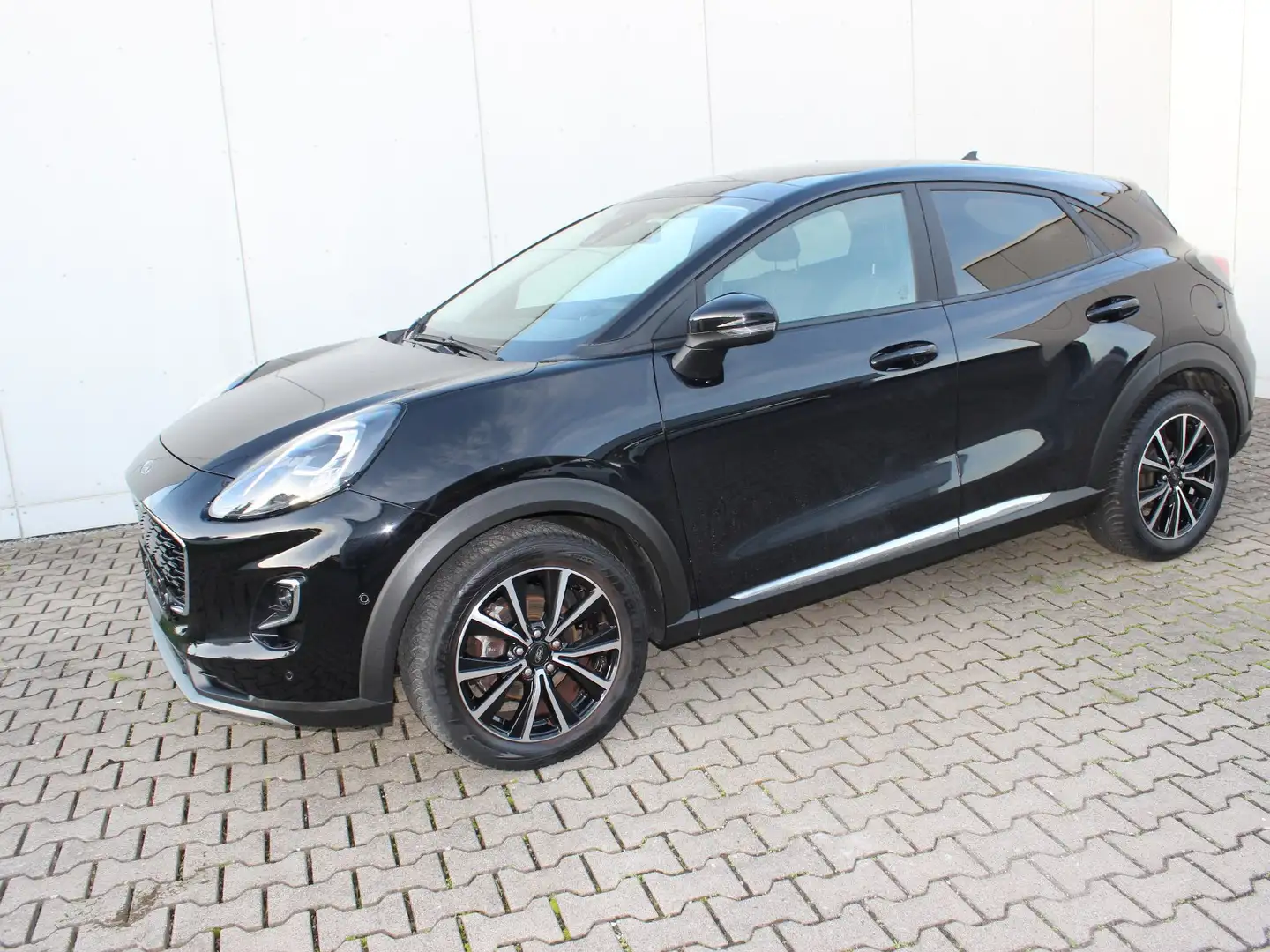 Ford Puma Titanium 1,0 EcoBoost Mild Hybrid Zwart - 2