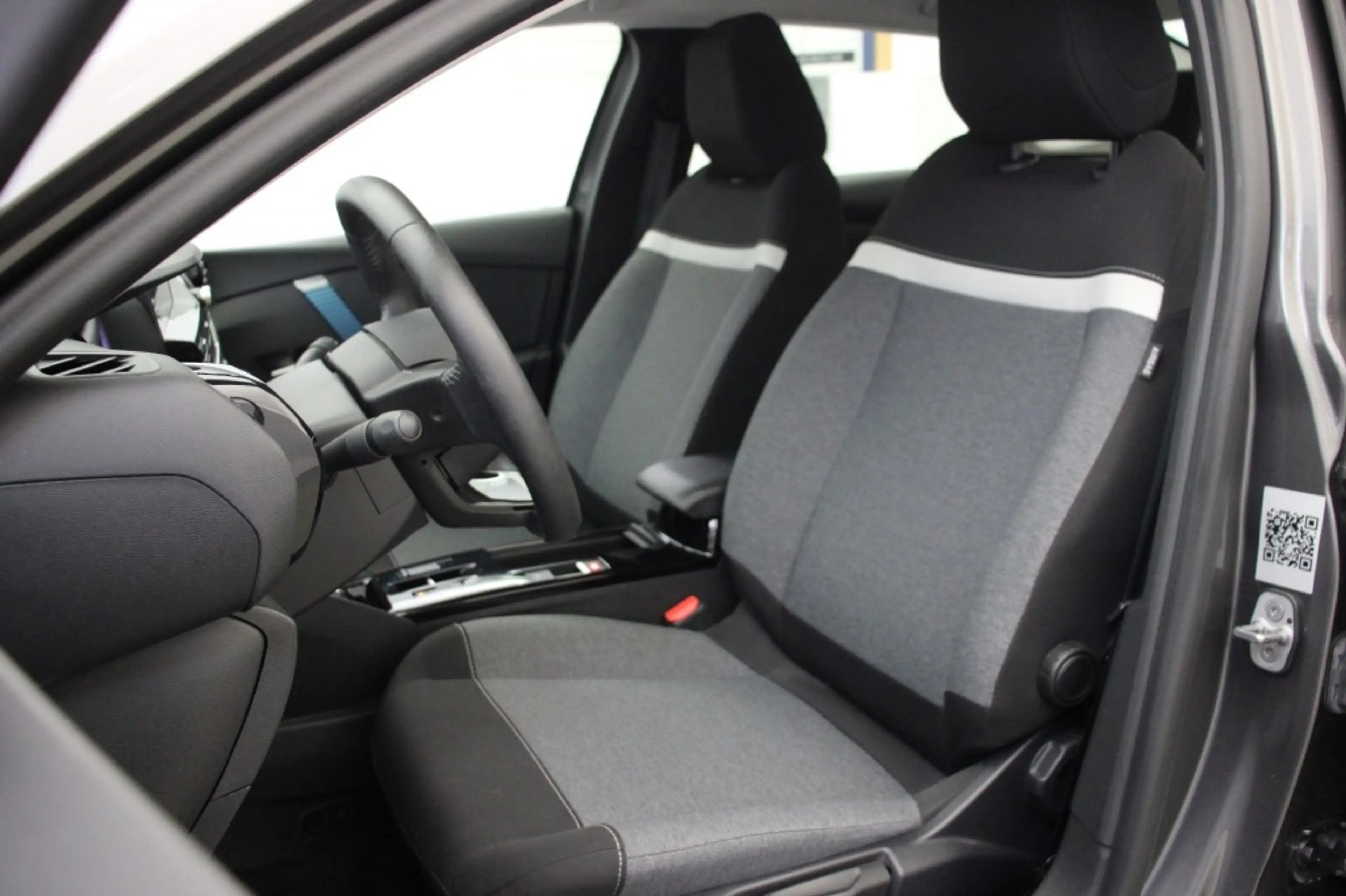 Citroen E-C4 X E-c4x Feel 50 kWh - Carplay, Navi, Cruise, SOH 96, — photo 10