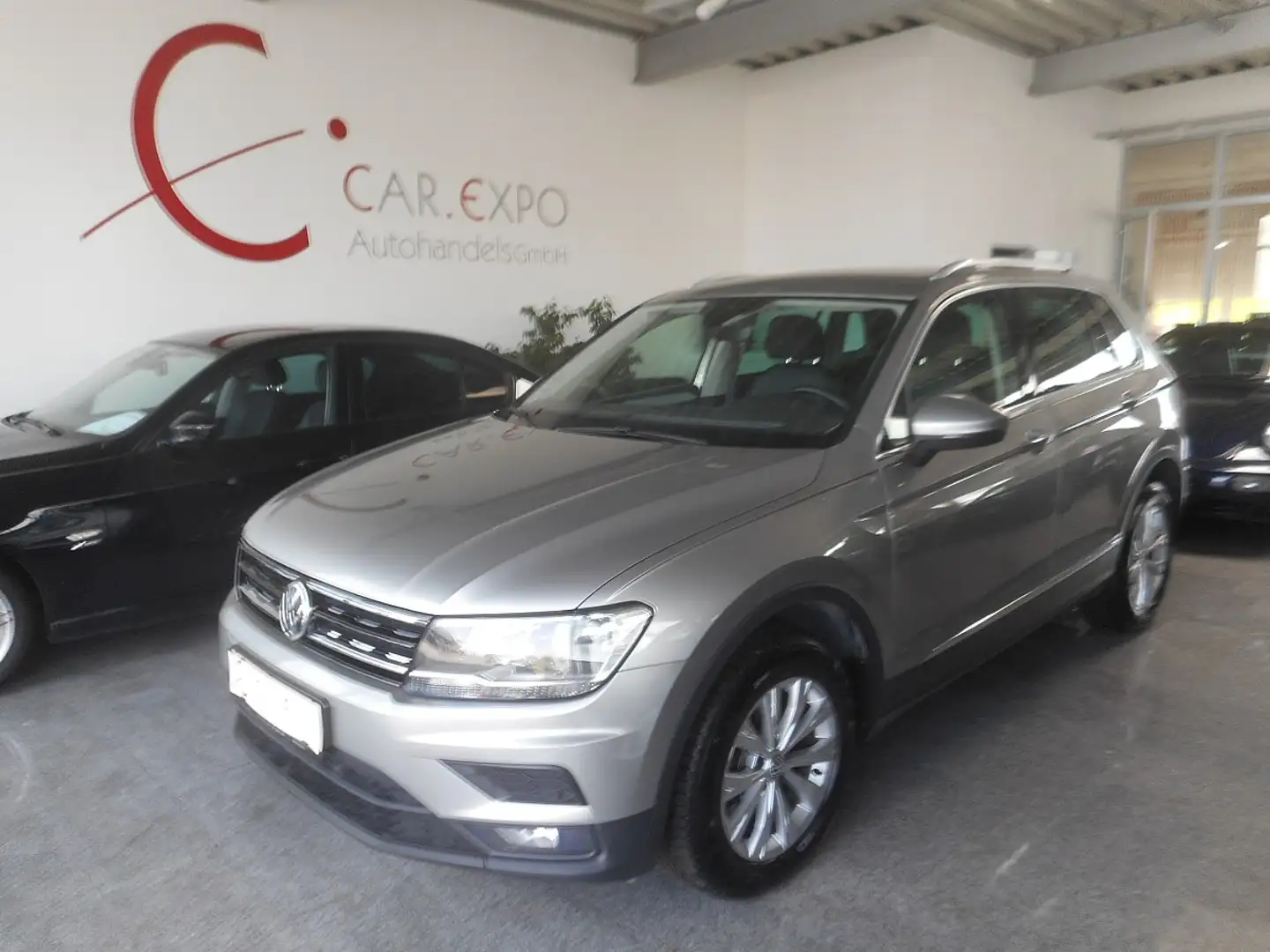 Volkswagen Tiguan 2,0 TDI SCR 4Motion Comfortline DSG Silber - 1