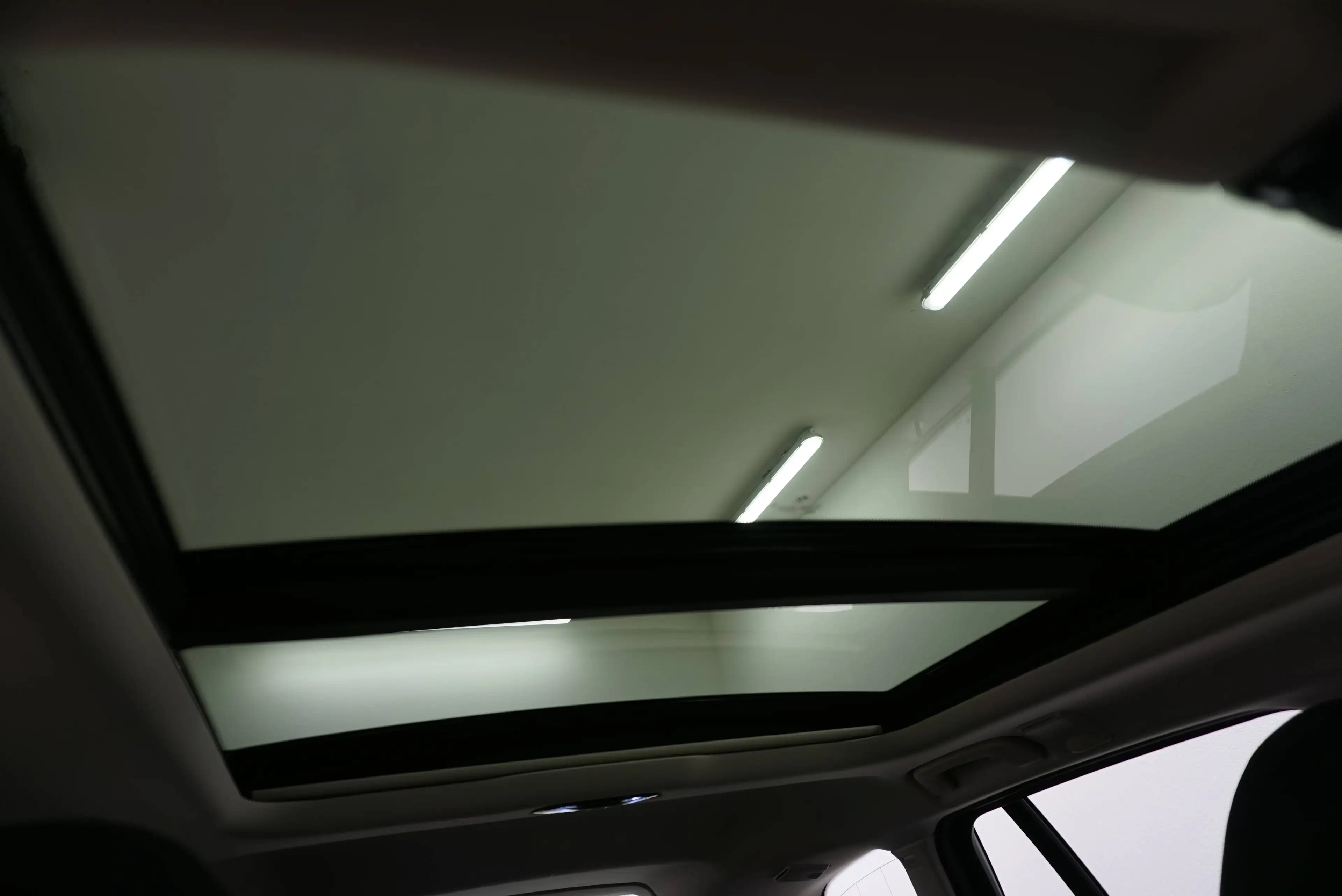 BMW 318 d // Anhängervorrichtung // Abstandstempomat// Panoramadach // — photo 18