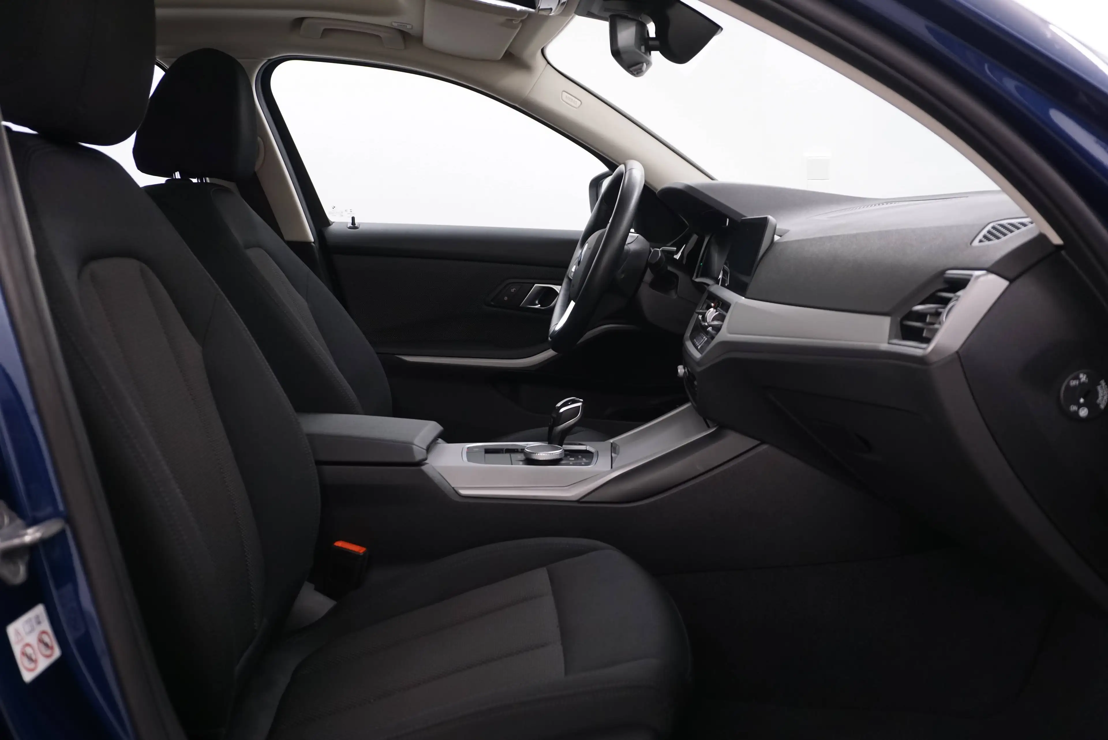 BMW 318 d // Anhängervorrichtung // Abstandstempomat// Panoramadach // — photo 16